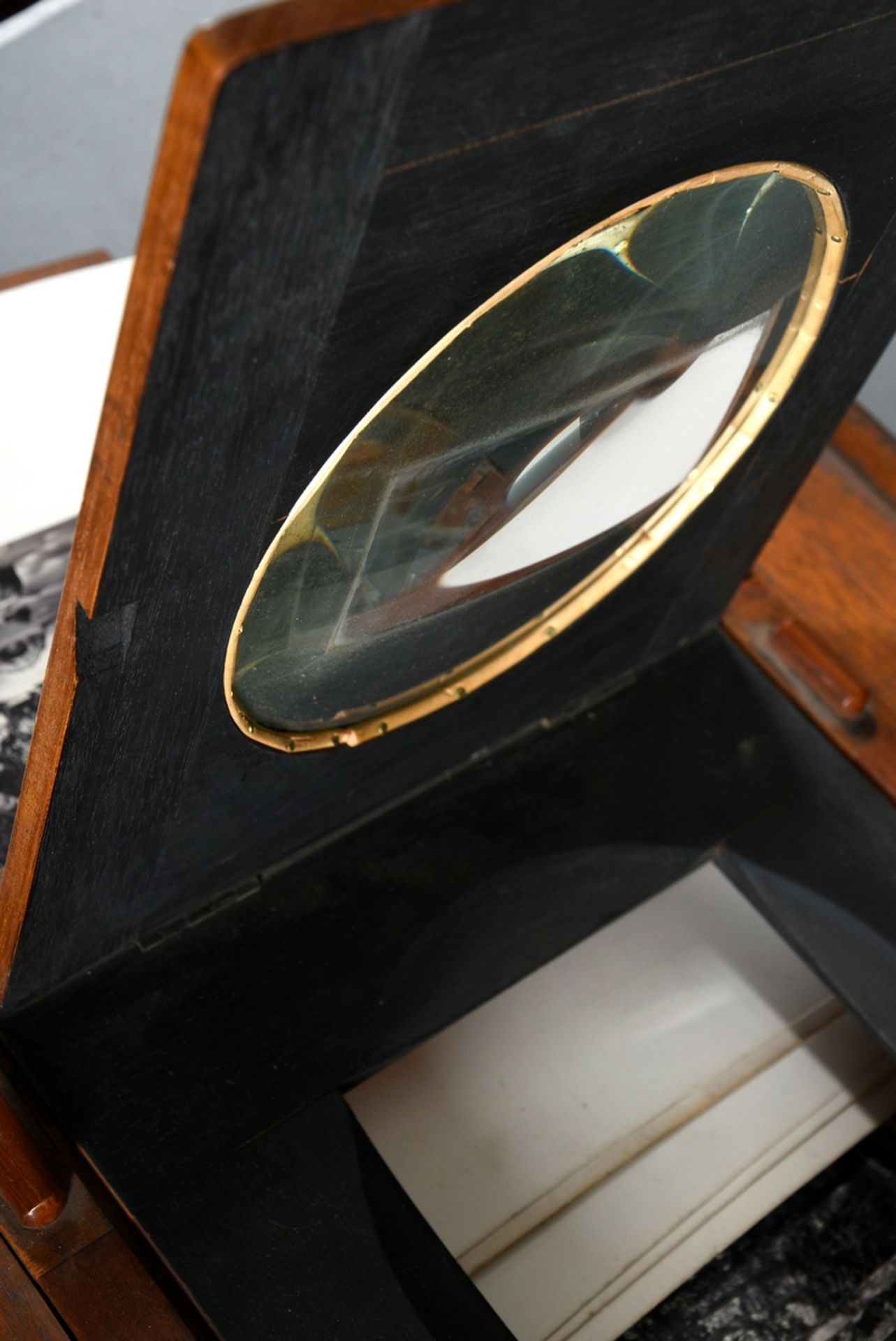 Photo viewer in walnut casket with arched lid and ornamental brass mother-of-pearl inlays, 34 old b - Image 5 of 11