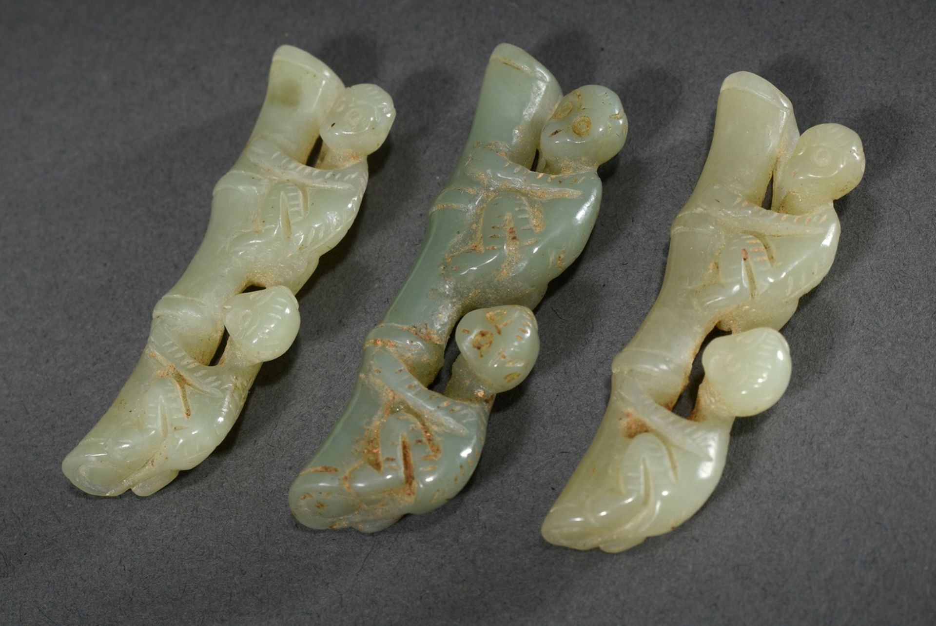 3 Various light green jade carvings: "Two monkeys on bamboo", China, l. 6cm - Image 4 of 4