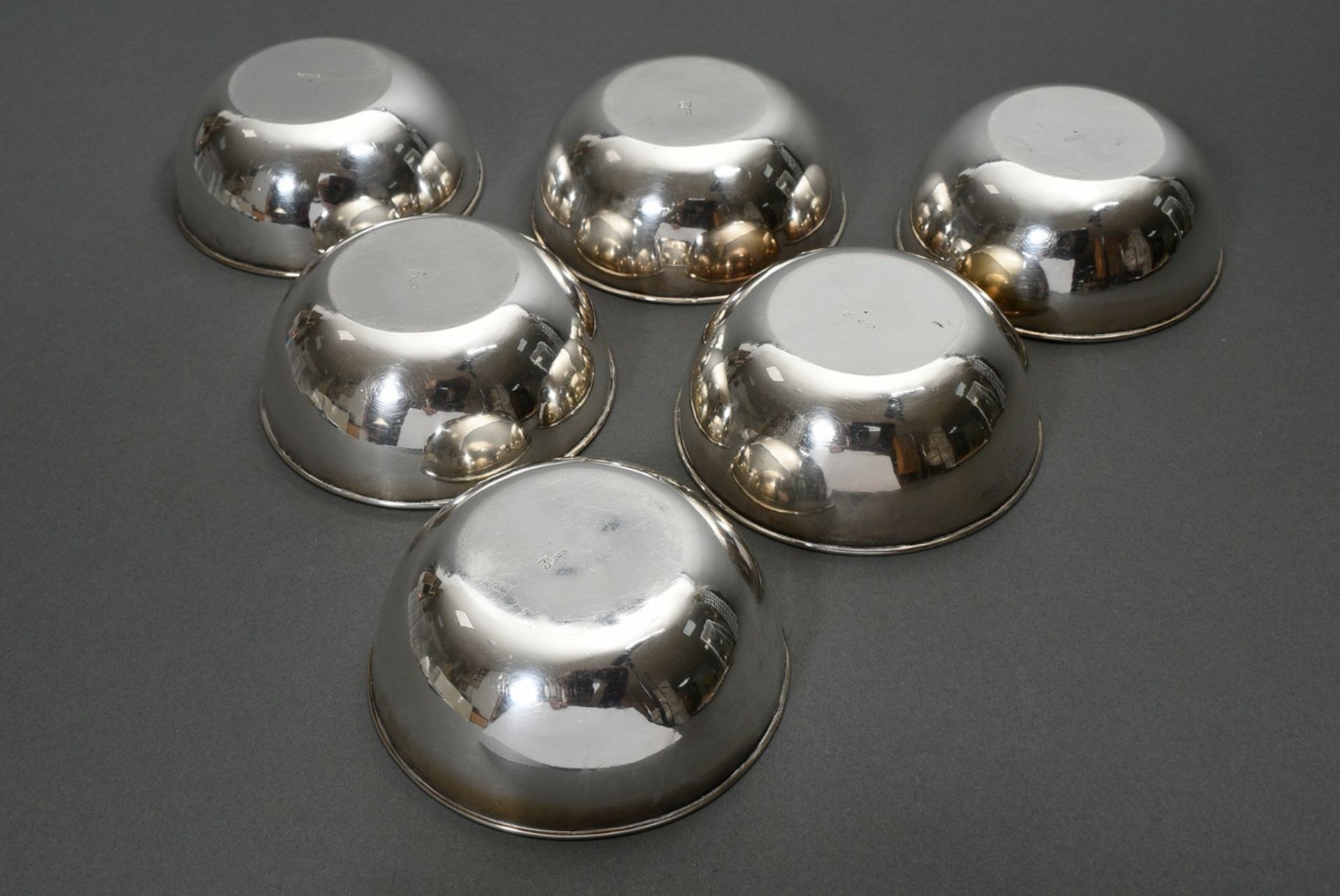 6 Plain Chinese finger bowls, MM: Wang Hing & Co, Hong Kong c. 1900, silver, 868g, Ø 11.4cm, h. 4.5 - Image 2 of 4