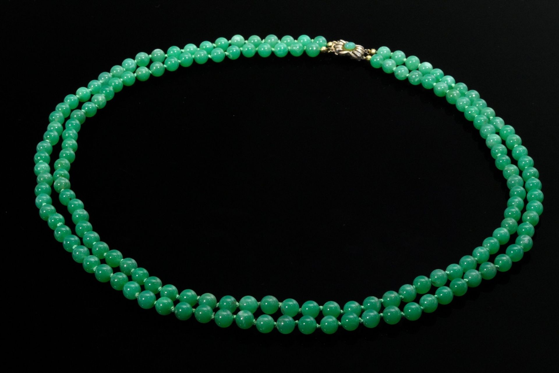 4 Various pieces of chrysoprase jewelry: double row necklace with gold plated silver 835 clasp (91, - Image 2 of 4