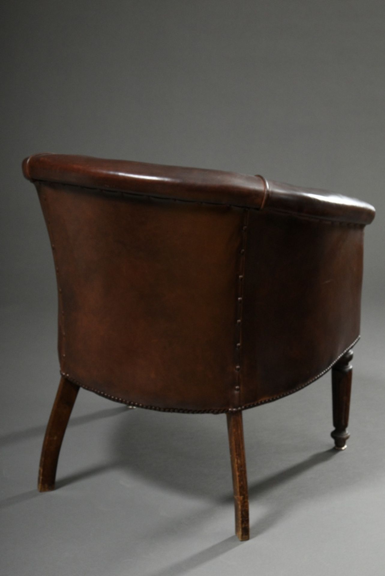 Dark brown leather club armchair with semi-circular backrest and fluted front legs, removable cushi - Image 3 of 3