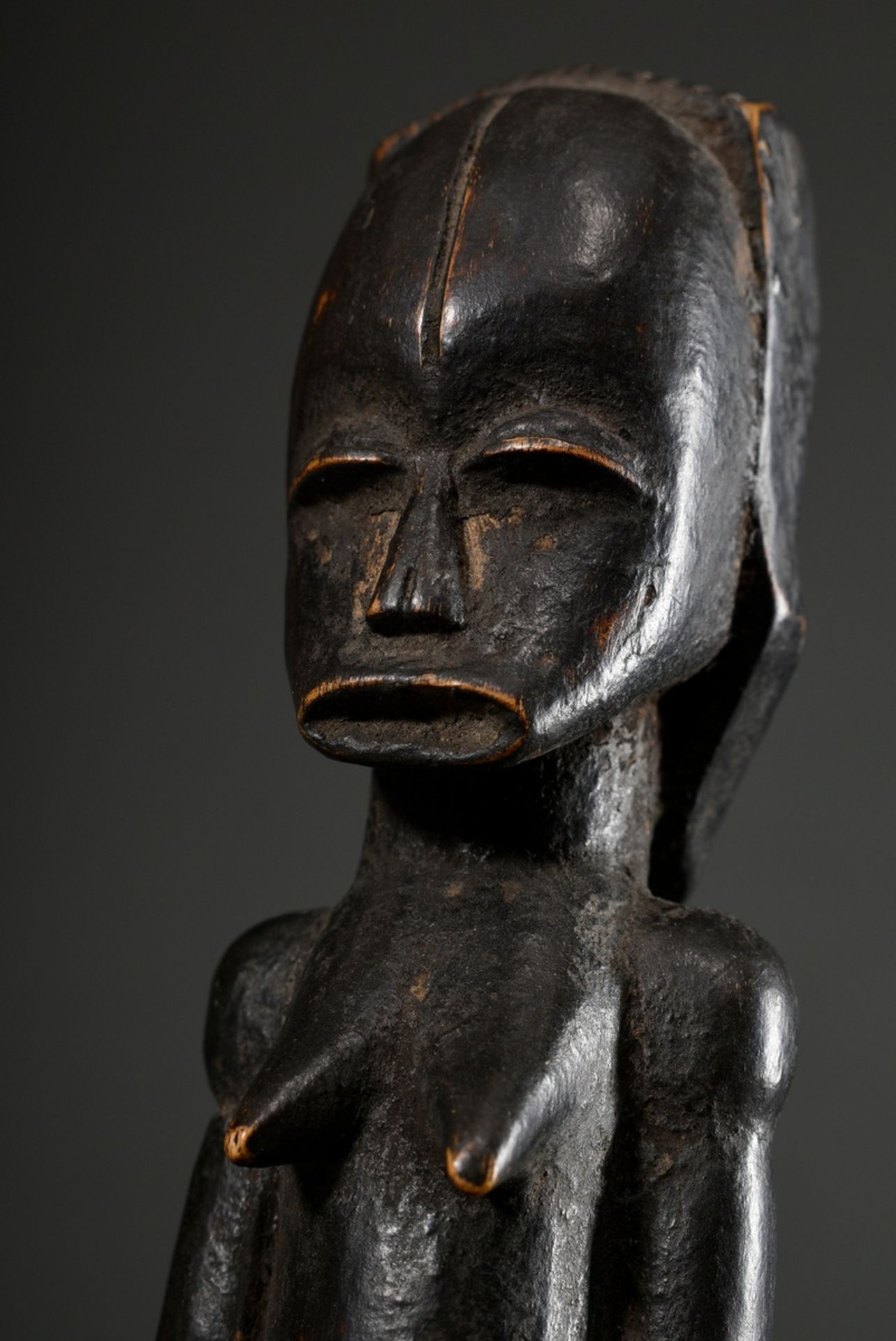 Small female African ancestor figure with scarifications, wood carved and dark stained, probably Fa - Image 5 of 6