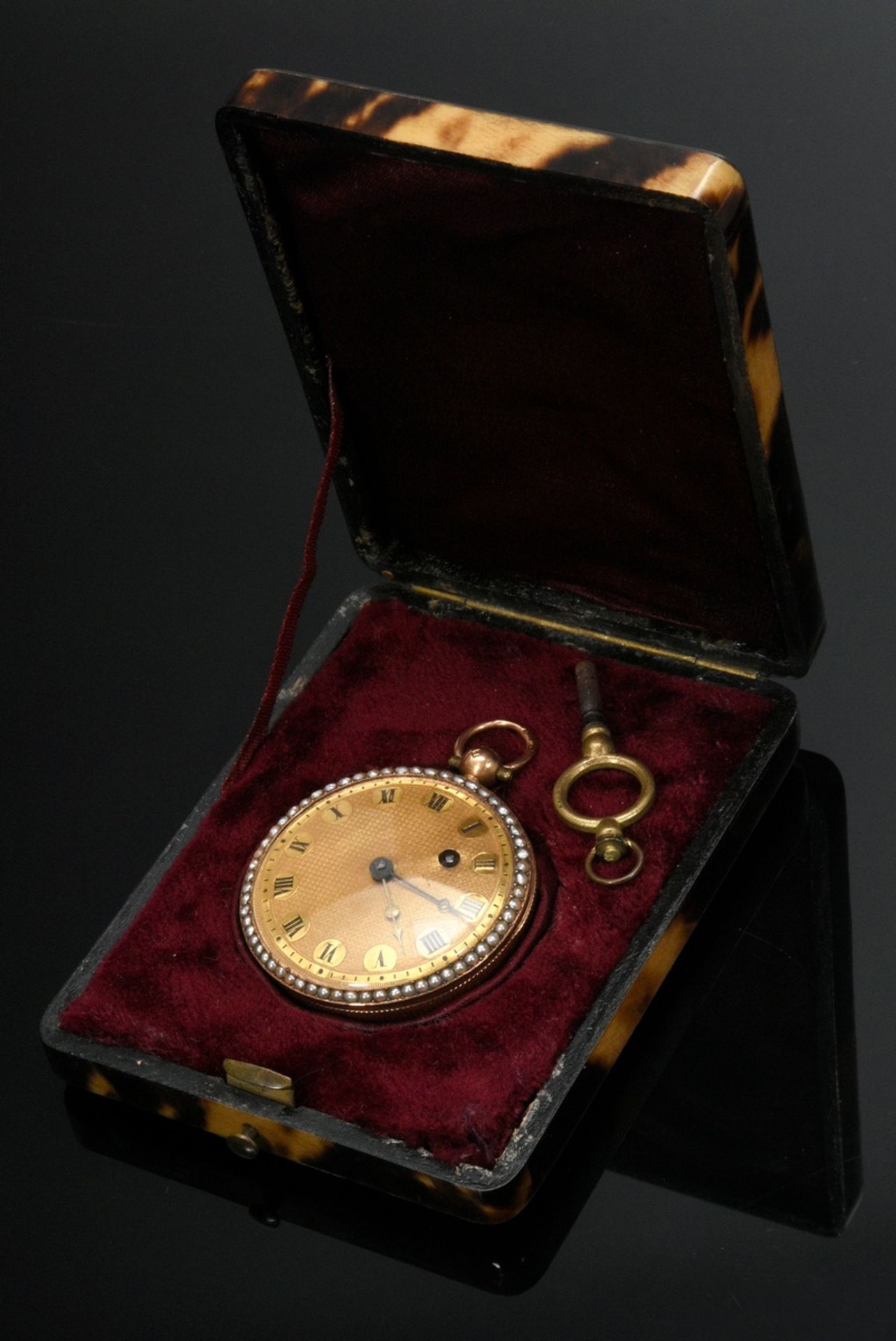 Spindle pocket watch in fine guilloché yellow gold 750 case with seed pearl lunettes, Roman numeral - Image 6 of 7