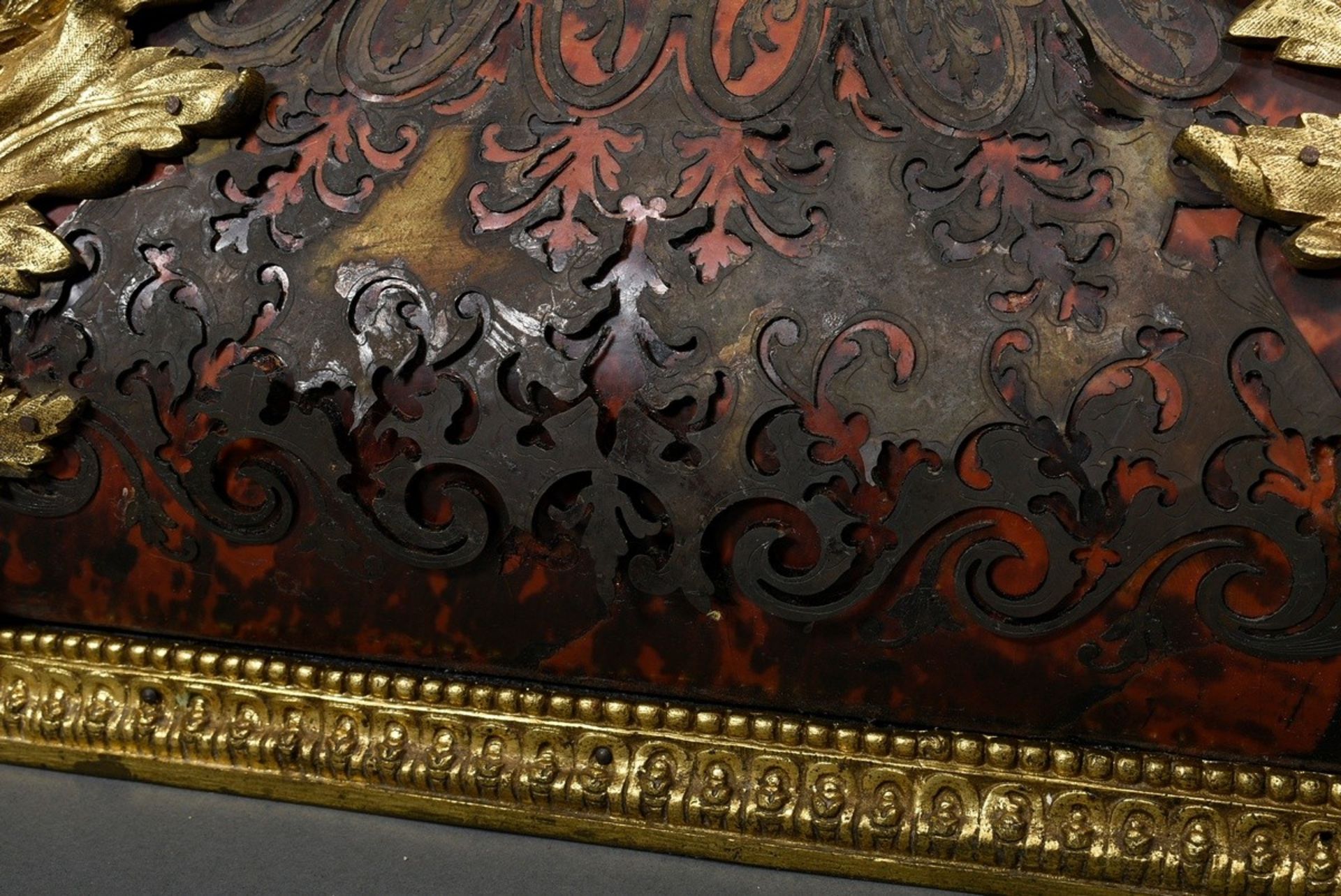 Large Boulle state pendulum with fire-gilded bronzes on wall console in Louis XVI style, red-brown - Image 15 of 17