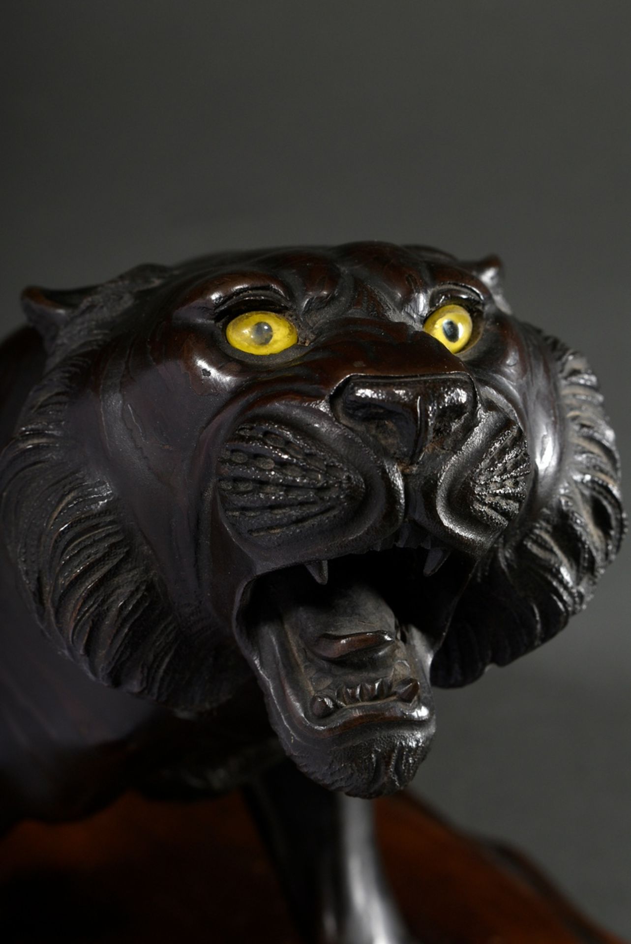 Genryusai Seiya "Roaring Tiger", bronze with yellow glass eyes on wooden base, on the belly signed: - Image 5 of 8