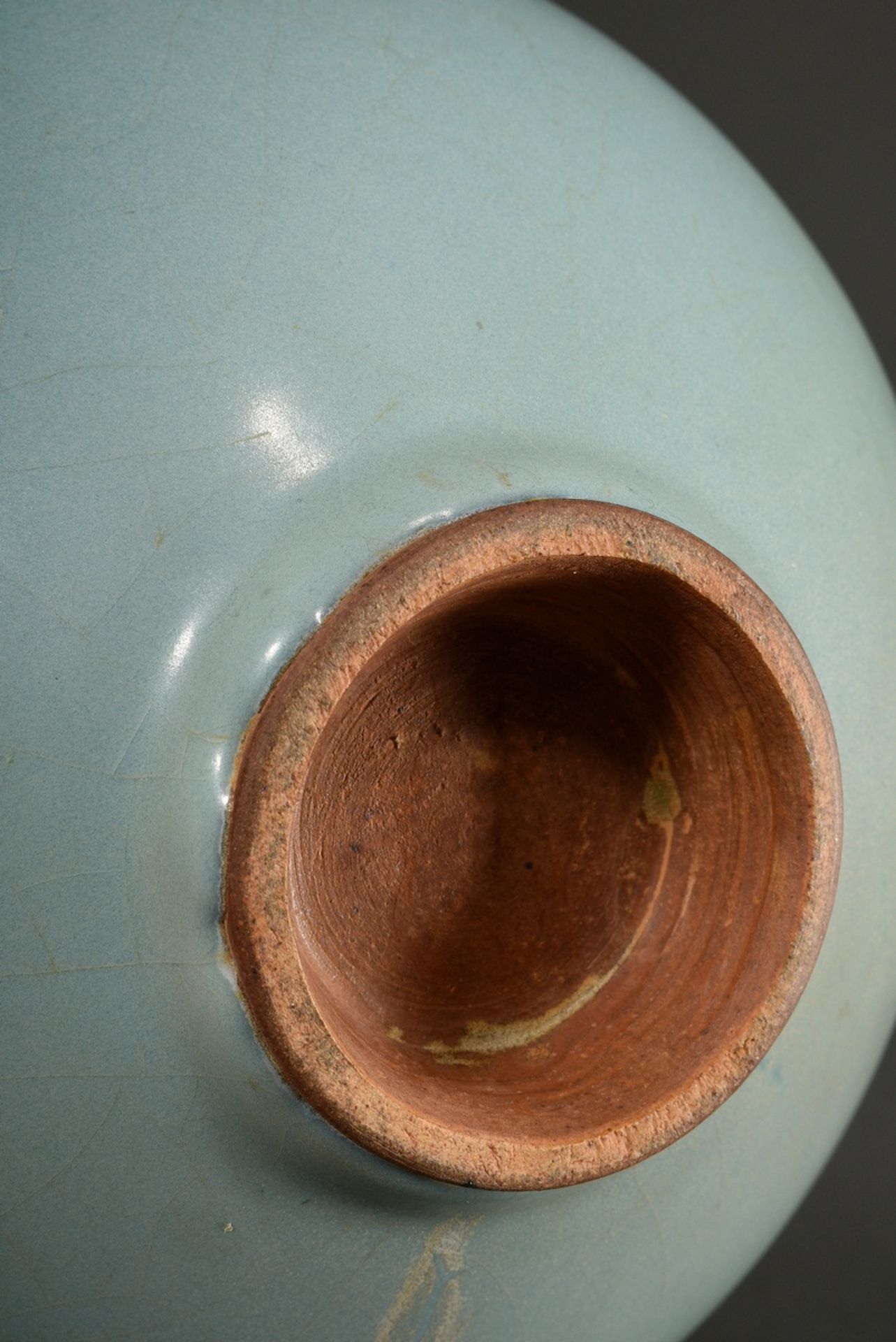 Yunyao ceramic bowl in Song style with pale blue glaze and flambé stain in violet in the wall, Chin - Image 7 of 7