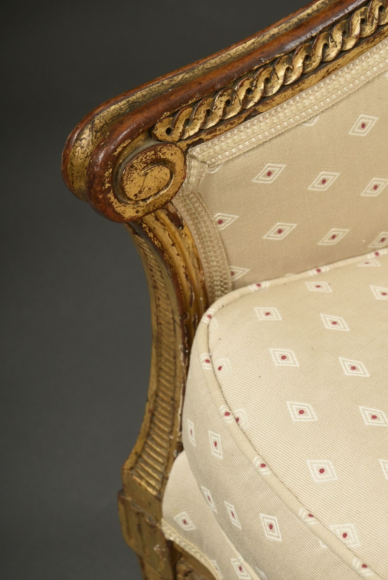 Kleines Louis XVI Sofa mit geschwungenem Gestell auf 5 Beinen, geschnitzte Bandprofile und Rillen i - Bild 6 aus 8