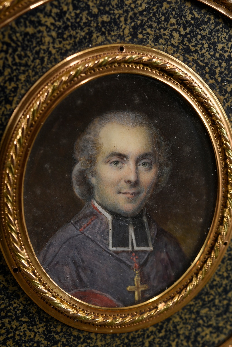 Round lacquer tabatiere with gold cord mounts and portrait medallion of the cleric "François Dumont - Image 3 of 7