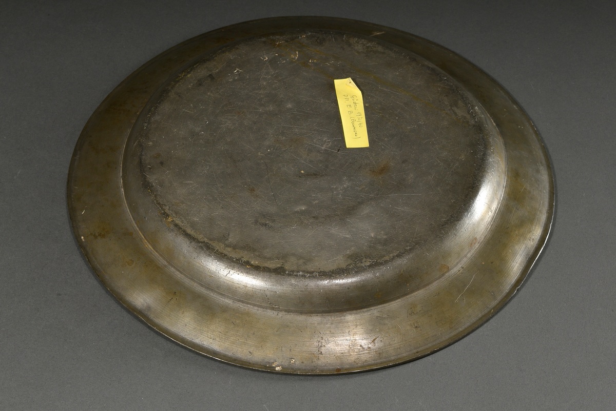 Large North German plate with engraved monogram "P.B.W.", MZ: "DMEB" (Baumann? c. 1730/40)/ Güstrow - Image 3 of 4