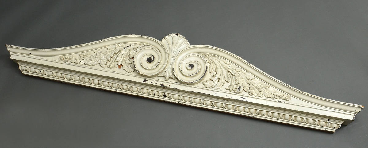 Carved supraport with acanthus leaves, volutes and egg-bar frieze, wood painted white, 39x214x15cm, - Image 2 of 6