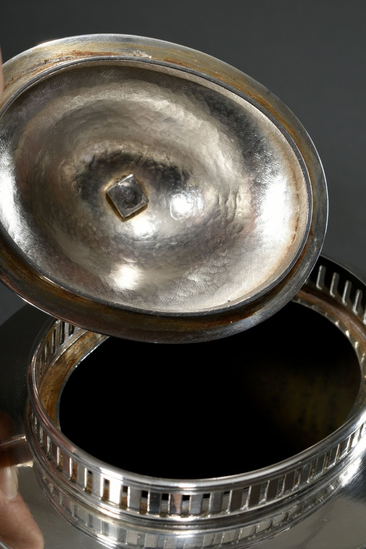 Ovale dänische Teekanne mit Gitterrand und schwarzer Holz Handhabe, MZ: A. Dragstedt, Kopenhagen 18 - Bild 8 aus 8