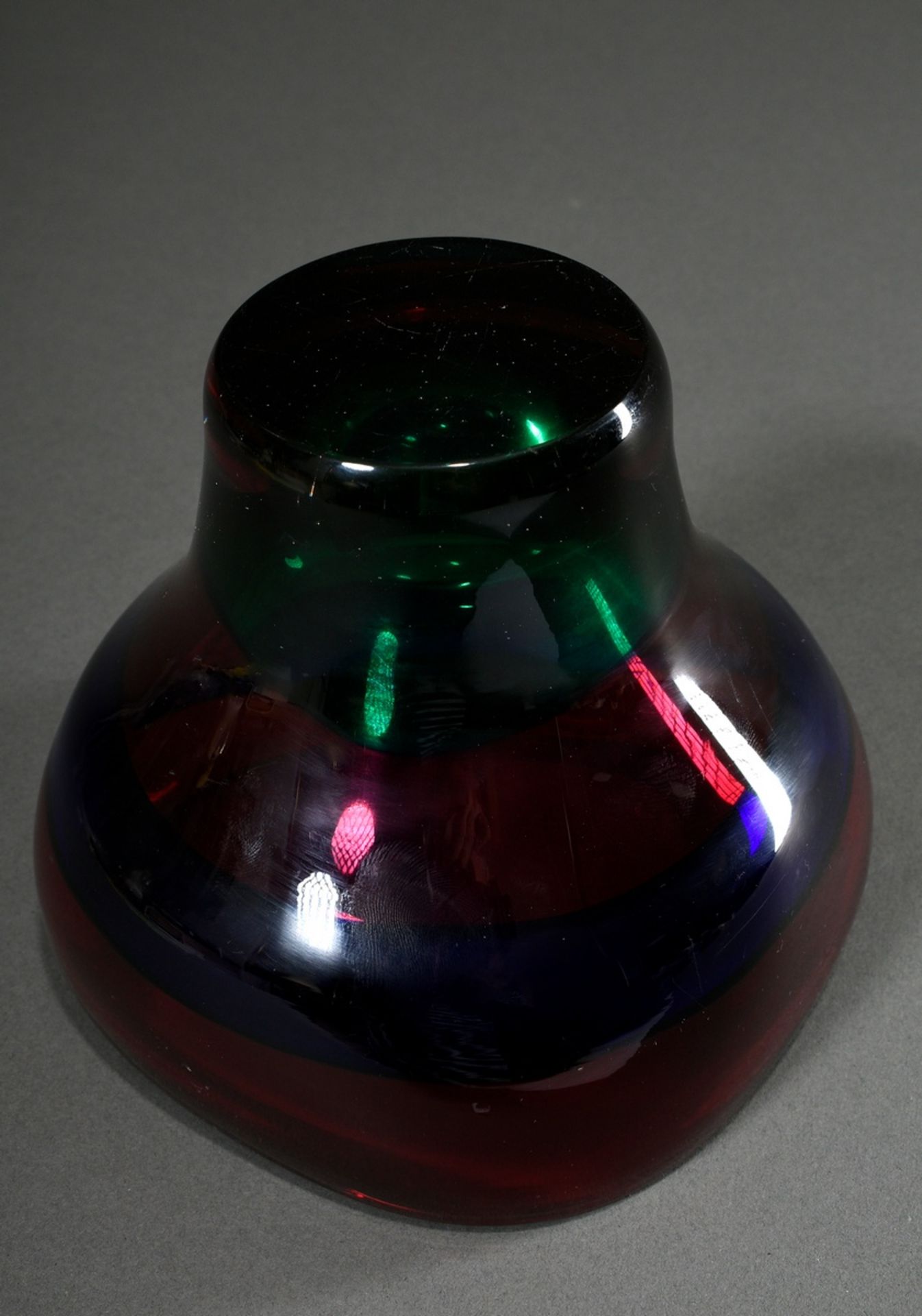 Multicoloured glass bowl in red, blue, pink and green, h. 13,5cm - Image 3 of 4