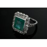 Glamouröser Art Deco Platin Ring mit großem natürlichen Smaragd Carrée (ca. 3.90ct, geölt) und Alts
