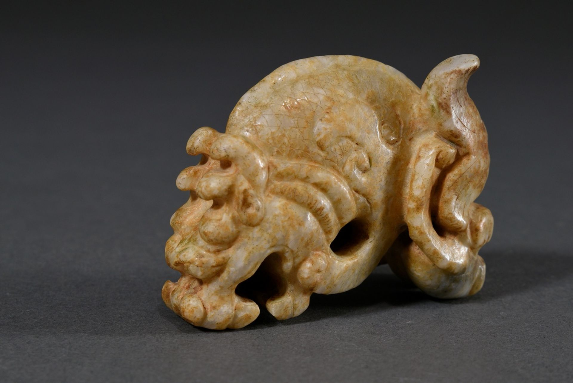 Beige brown jade figurine "dragon fish, fish and tiger", traces of age, 7x5x2,5cm, right ear of the - Image 5 of 5
