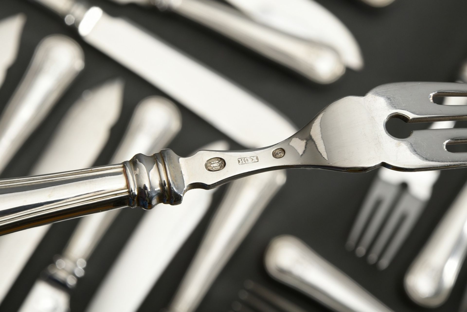 28 Pieces Danish fish cutlery with monogram "EJB", K.C. Hermann, Copenhagen 1925-26, silver, 1520g: - Image 5 of 5