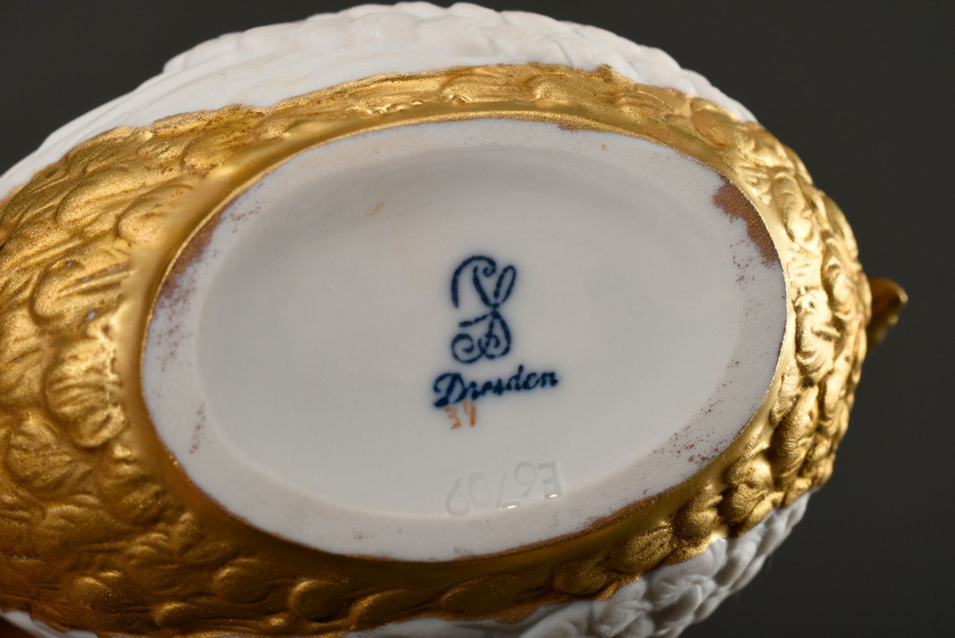 Pair of Dresden porcelain cups/UT "Swan" with rich gilding, molding no.: 6709, year: 1987/1988, bos - Image 7 of 7