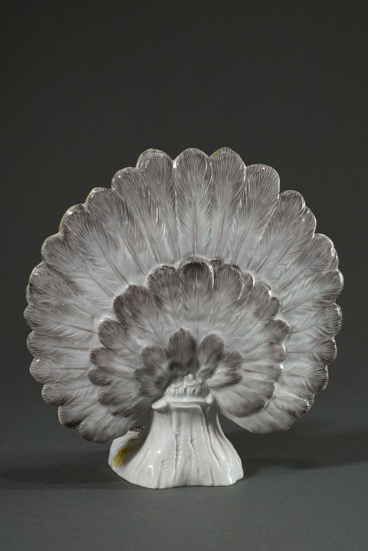 Polychrom staffierte Meissen Figur „Pfau, ein Rad schlagend“, Entw.: Johann Joachim Kändler um 1741 - Bild 3 aus 5