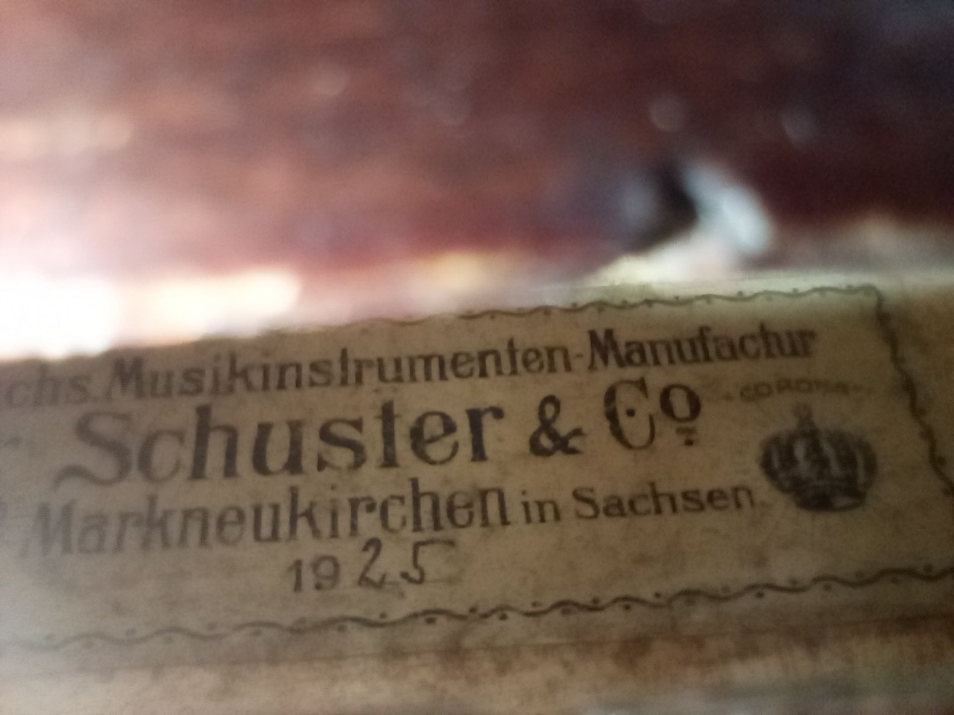 Saxon violin, facsimile label "Schuster & Co. Markneukirchen in Saxony 1925", split back, sound pos - Image 16 of 16