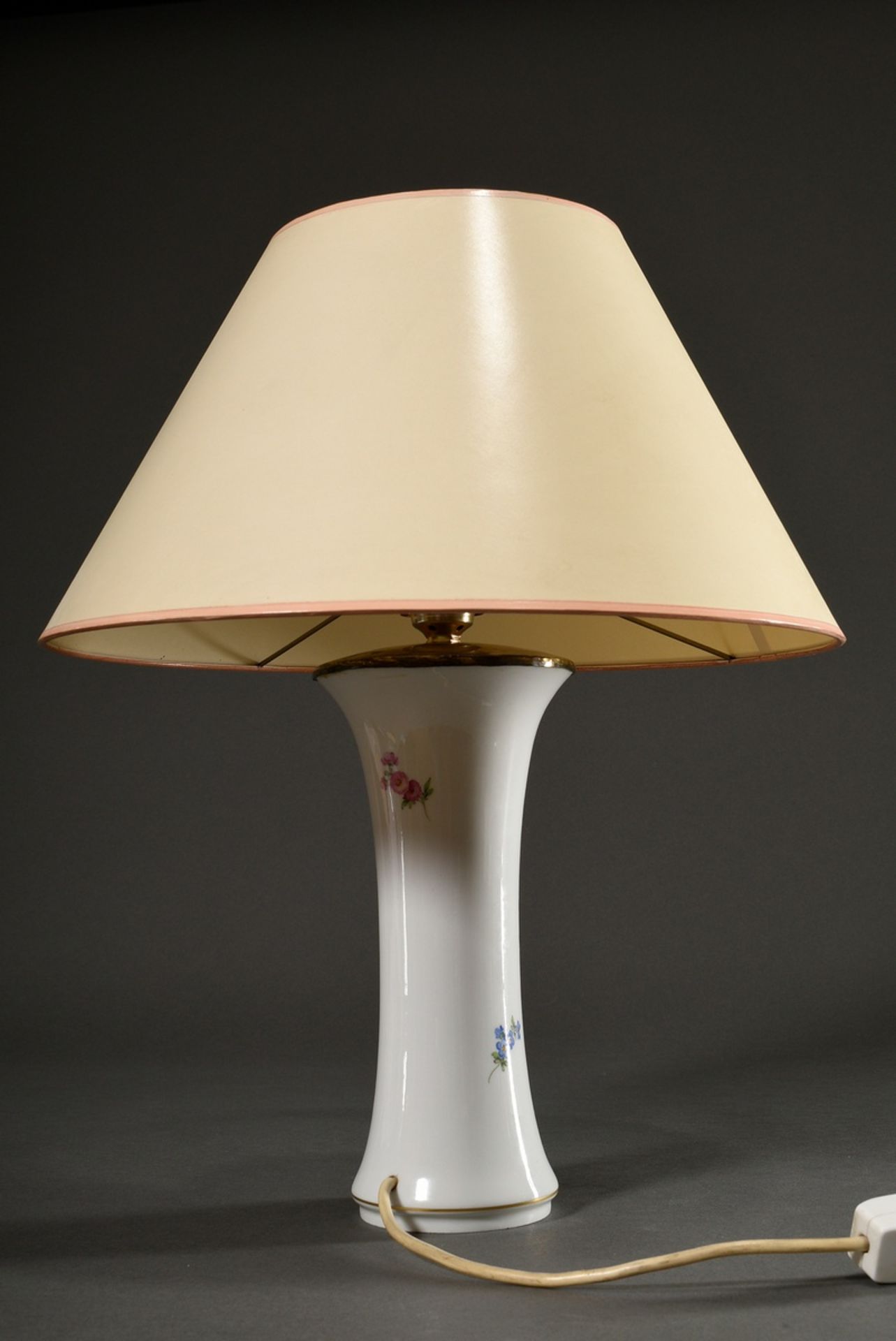 Meissen Lampe mit polychromer Malerei „Deutsche Blume“, Modellnr.: 480, Formernr.: 28, Malernr.: 46 - Bild 3 aus 4