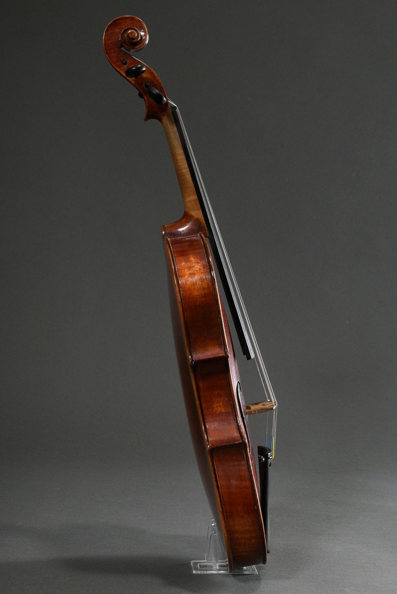 Saxon violin, facsimile label "Schuster & Co. Markneukirchen in Saxony 1925", split back, sound pos - Image 5 of 16