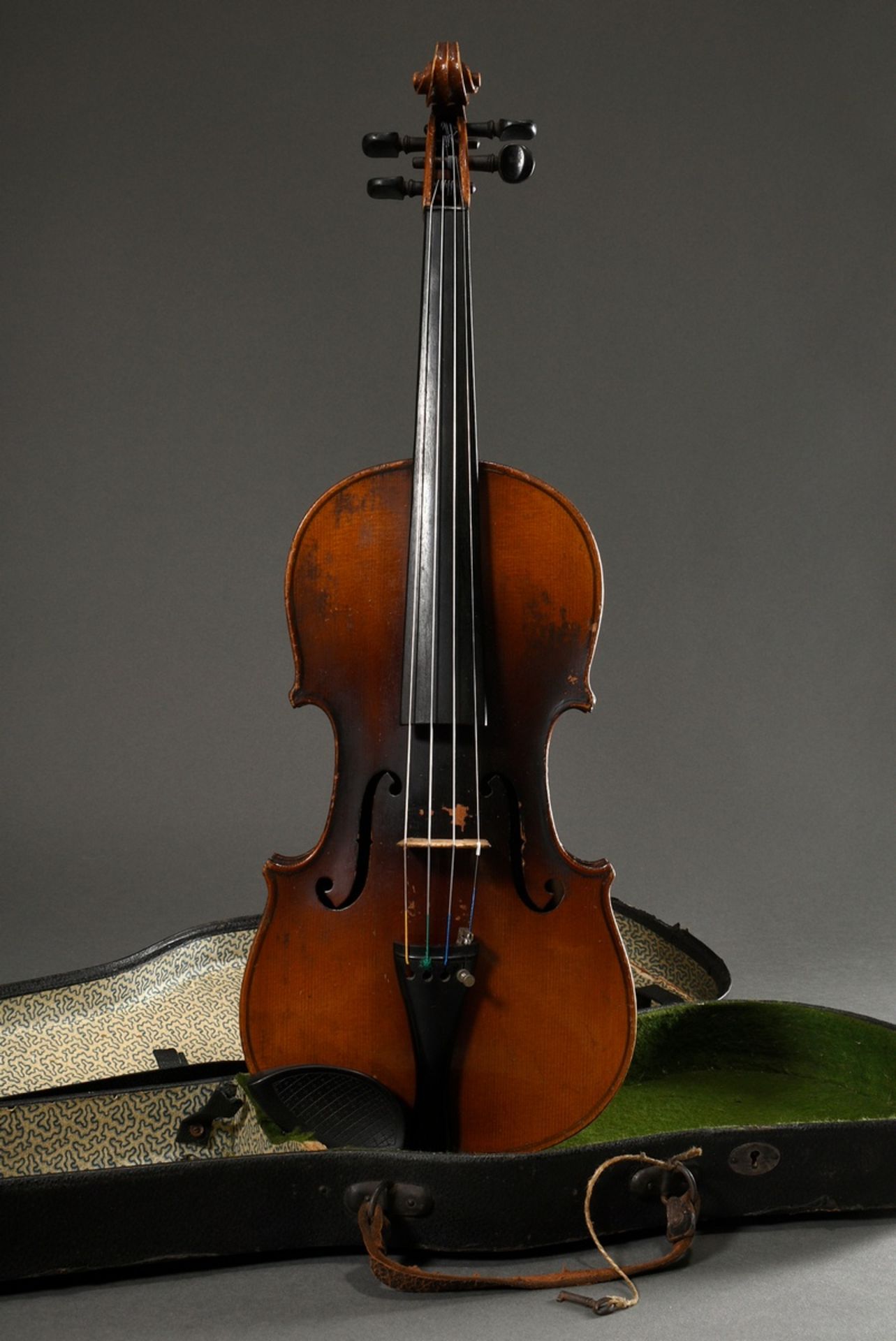 German violin, 1st half of the 20th century, split back, without facsimile label, sound post is sta