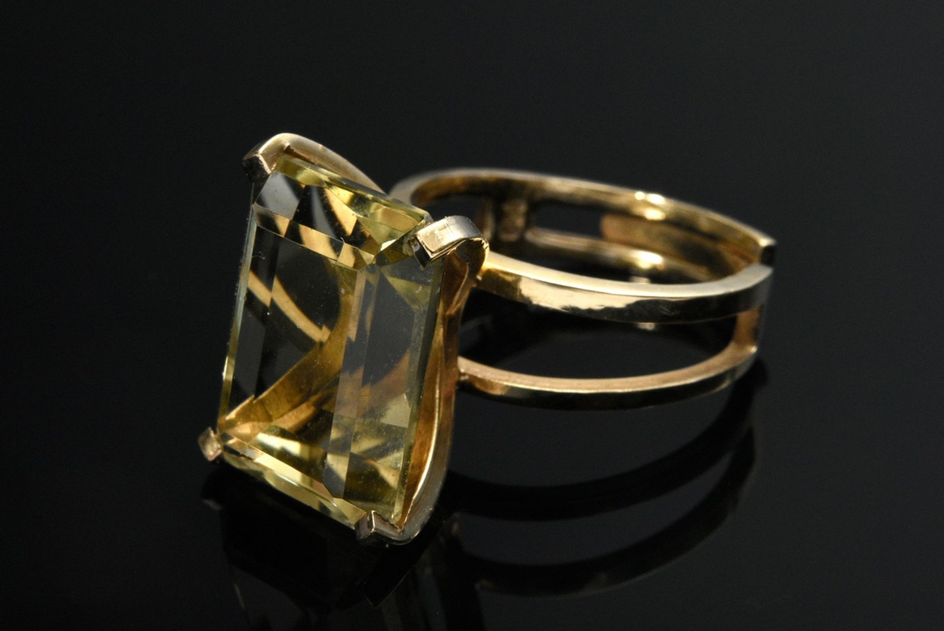 High set modern yellow gold 585 ring with Yellow Citrine (ca. 11.16ct) in adjustable ring band, 7,1 - Image 2 of 4