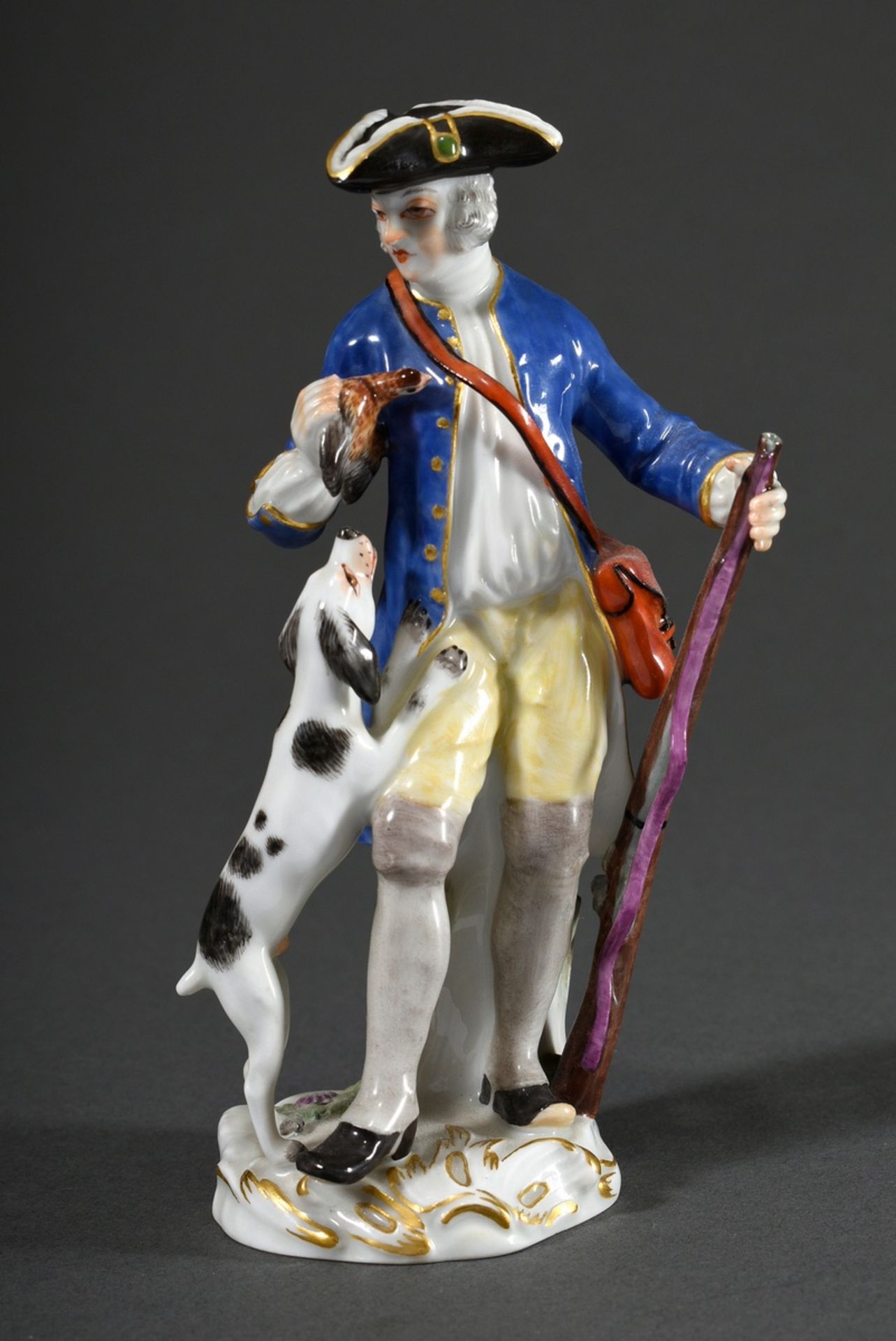 Polychrom staffierte Meissen Figur „Jäger mit Hund und Rebhuhn“ in seltener Farbgebung, Entw.: Pete