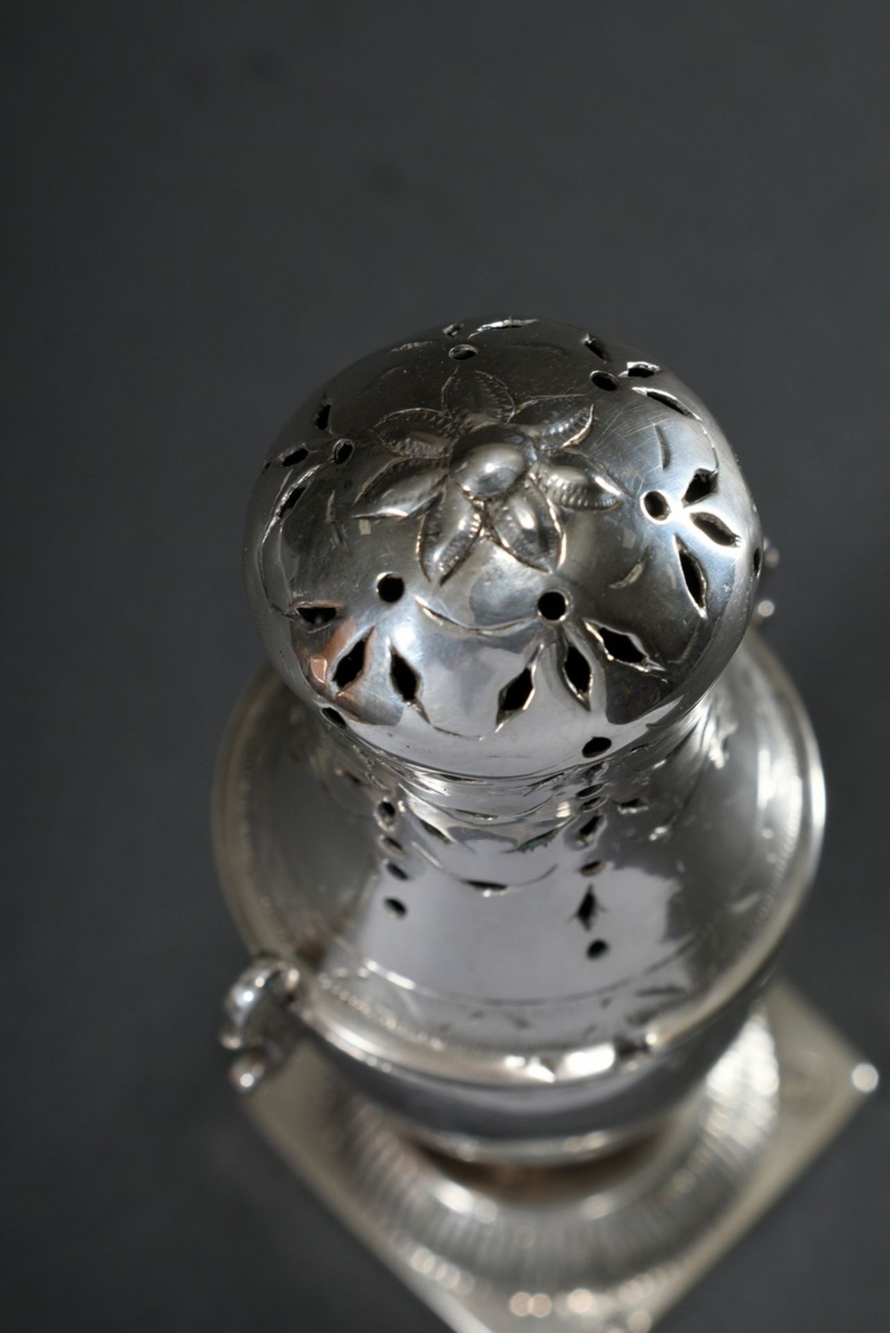 Small Danish shaker in vase form with engraved festoons and grooved foot, ornamental openwork lid w - Image 3 of 5
