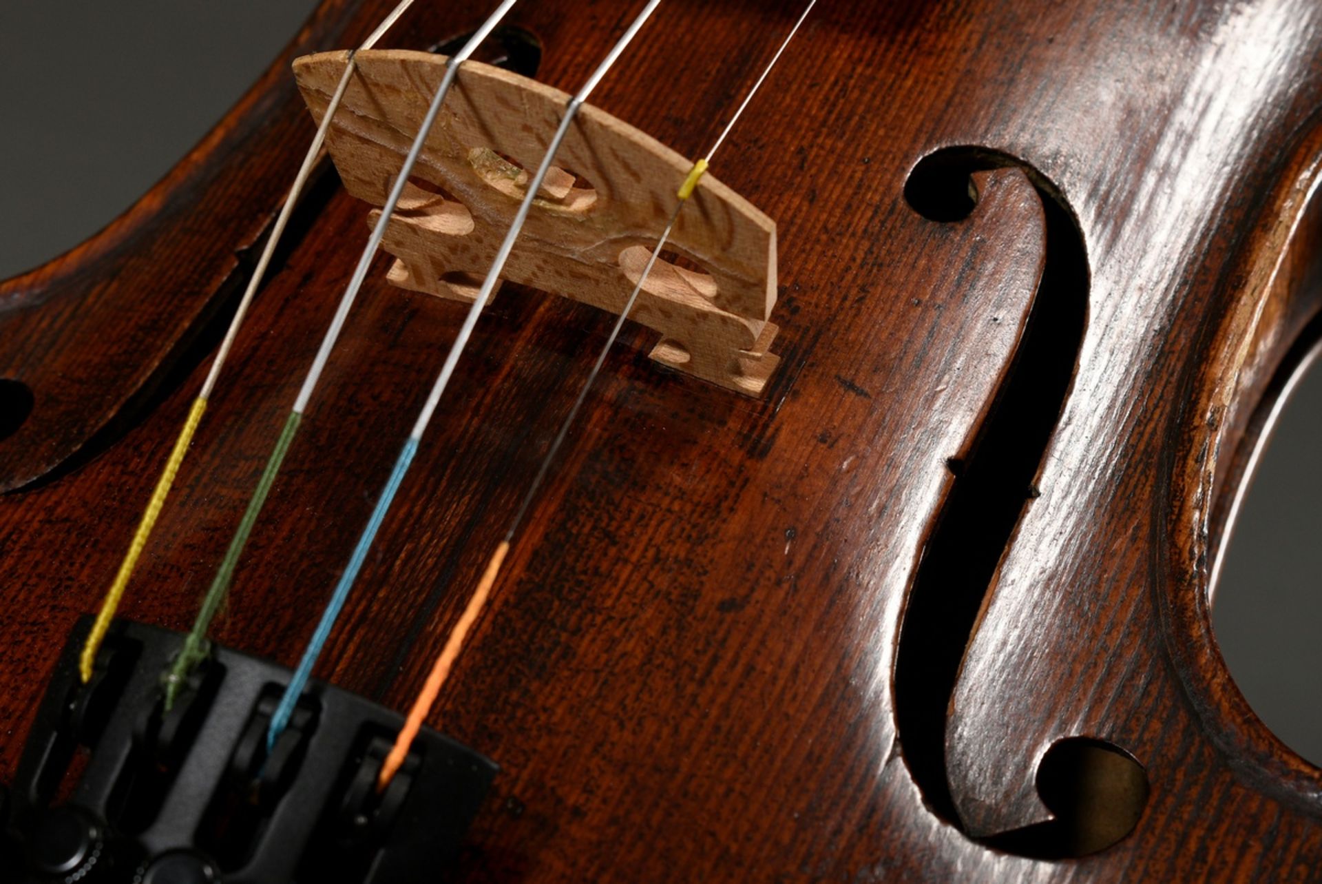 Saxon violin for the English and American market, around 1900, facsimile label inside "Antonius Str - Image 11 of 17