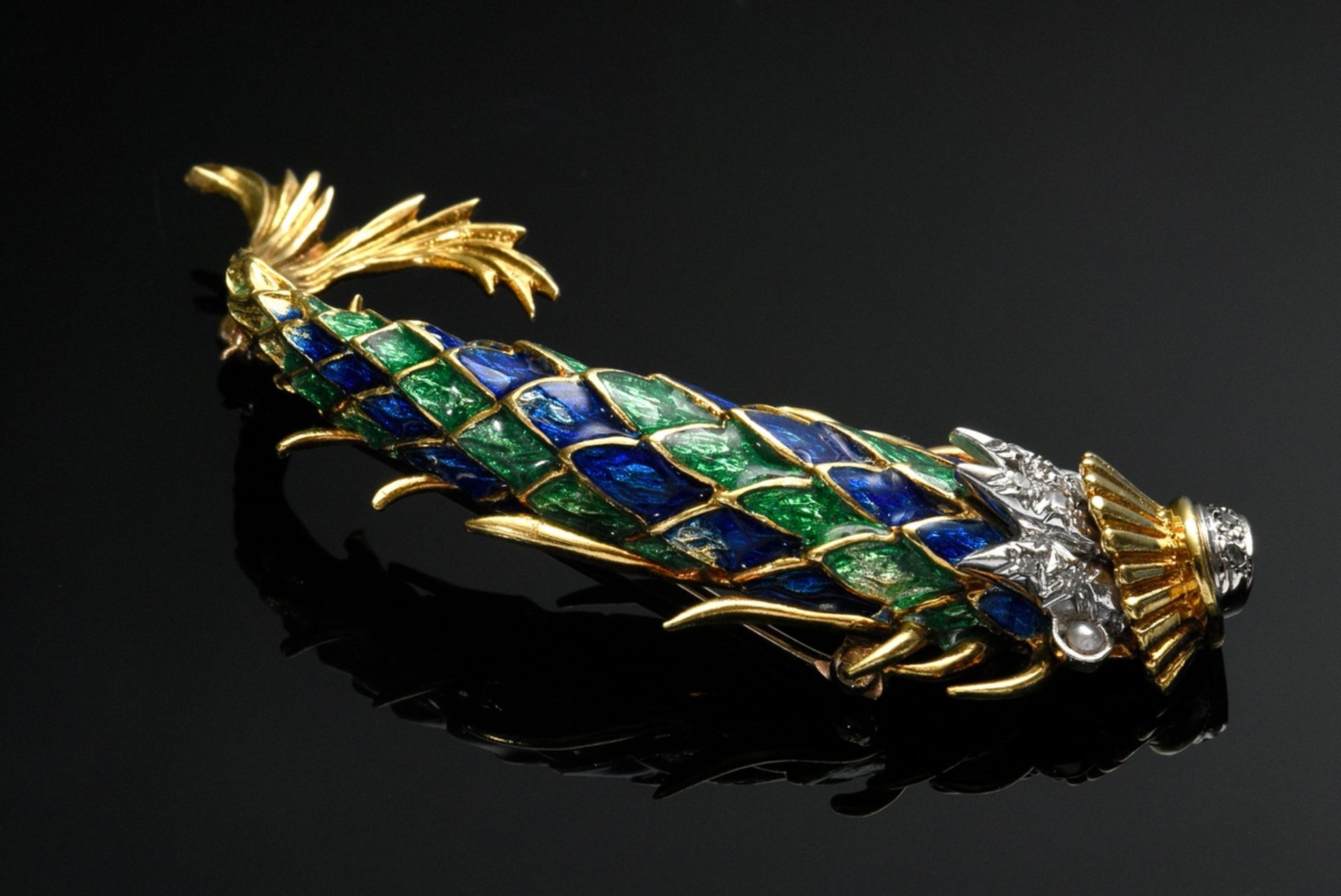 Decorative yellow and white gold 750 "fish" pin with blue-green enamel inlays, octagonal diamonds ( - Image 2 of 4