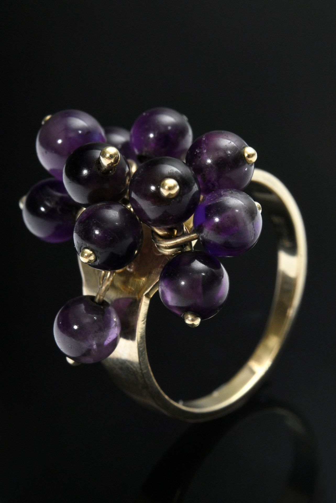 Yellow gold 585 ring with 11 movable amethyst beads, 5,5g, size 53