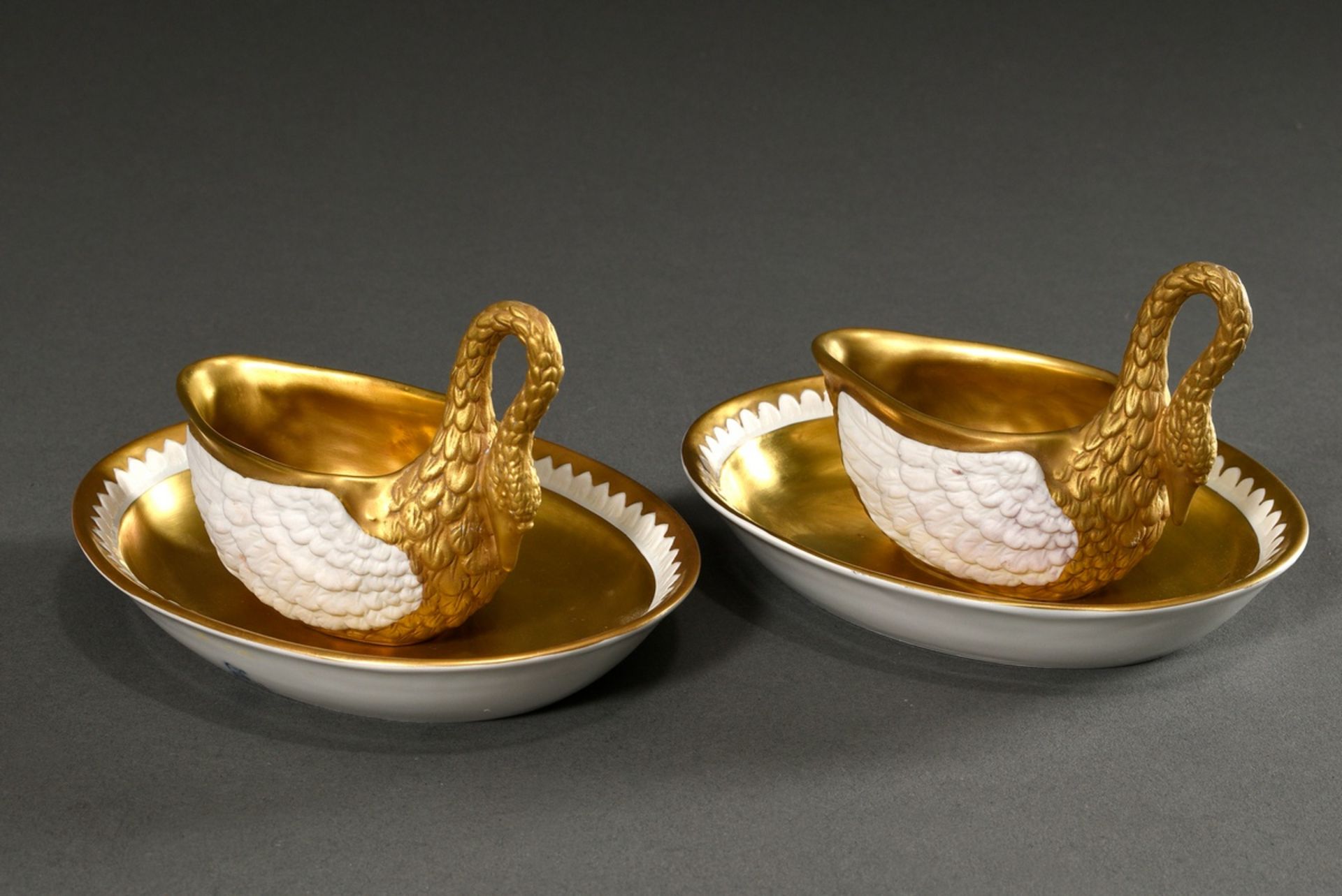 Pair of Dresden porcelain cups/UT "Swan" with rich gilding, molding no.: 6709, year: 1987/1988, bos - Image 5 of 7