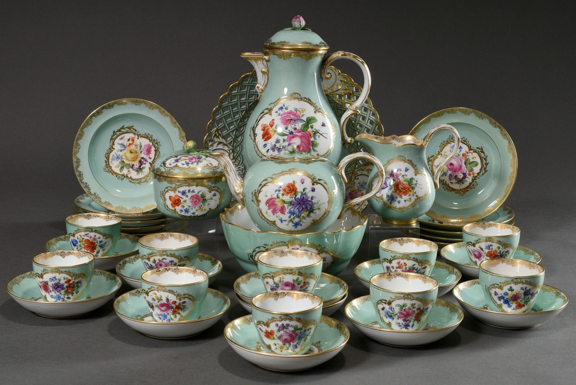 26 pieces Meissen state tea and coffee service for 10 persons with polychrome floral painting in go - Image 2 of 7