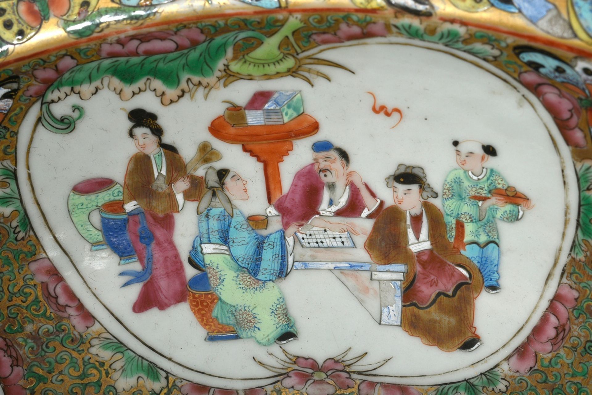 A very large Canton porcelain bowl with polychrome, partly opaque Famille Rose enamel painting, in  - Image 9 of 9