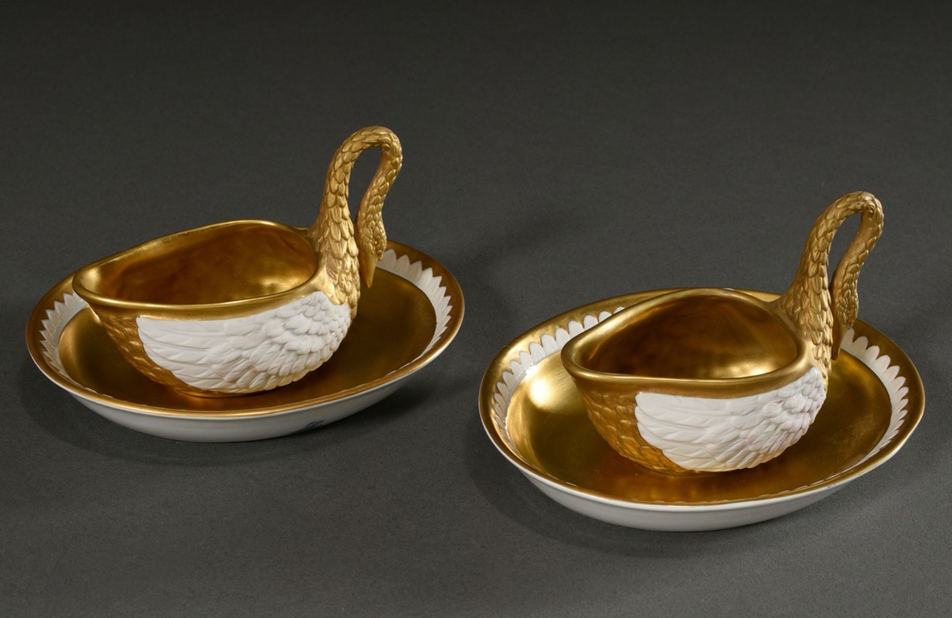 Pair of Dresden porcelain cups/UT "Swan" with rich gilding, molding no.: 6709, year: 1987/1988, bos - Image 2 of 7