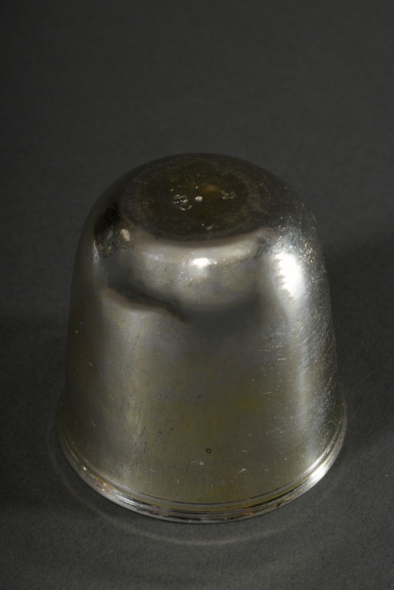 Strasbourg fist cup in simple bell shape with grooved rim, MZ: Johann Jakob Lung, Strasbourg 1749/5 - Image 2 of 4