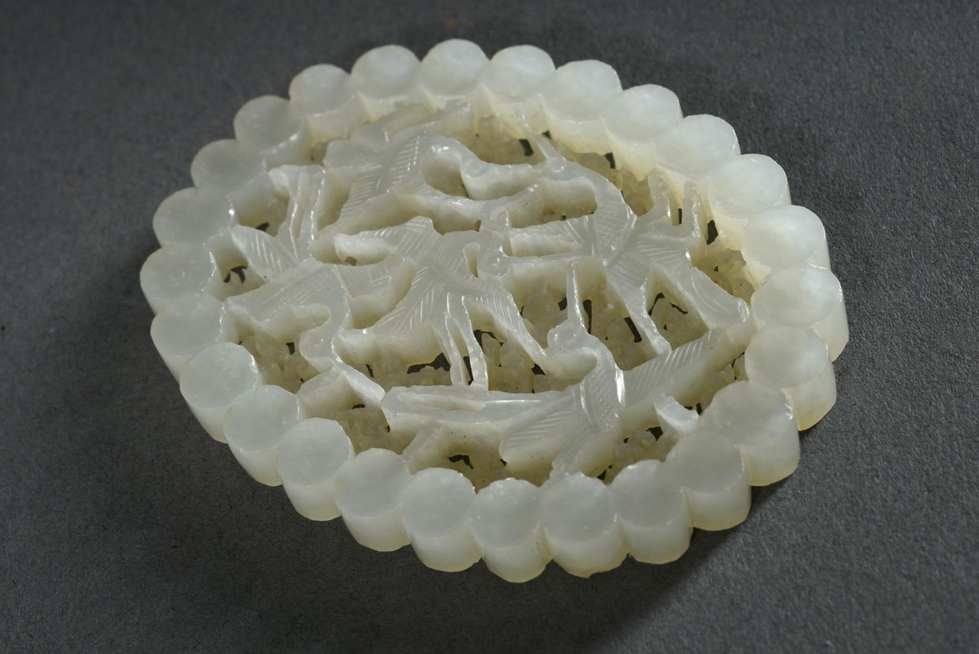 Light oval jade plaque "Cranes", in front of ornamental background in two planes, rim with concave  - Image 3 of 3