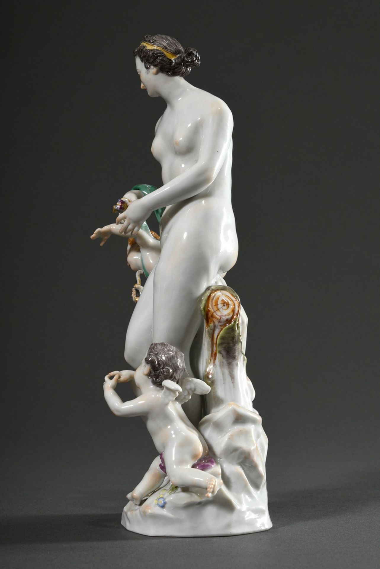 Meissen figurine "Venus with Cupids", model by Johann Joachim Kaendler 1765, colorfully painted and - Image 4 of 9