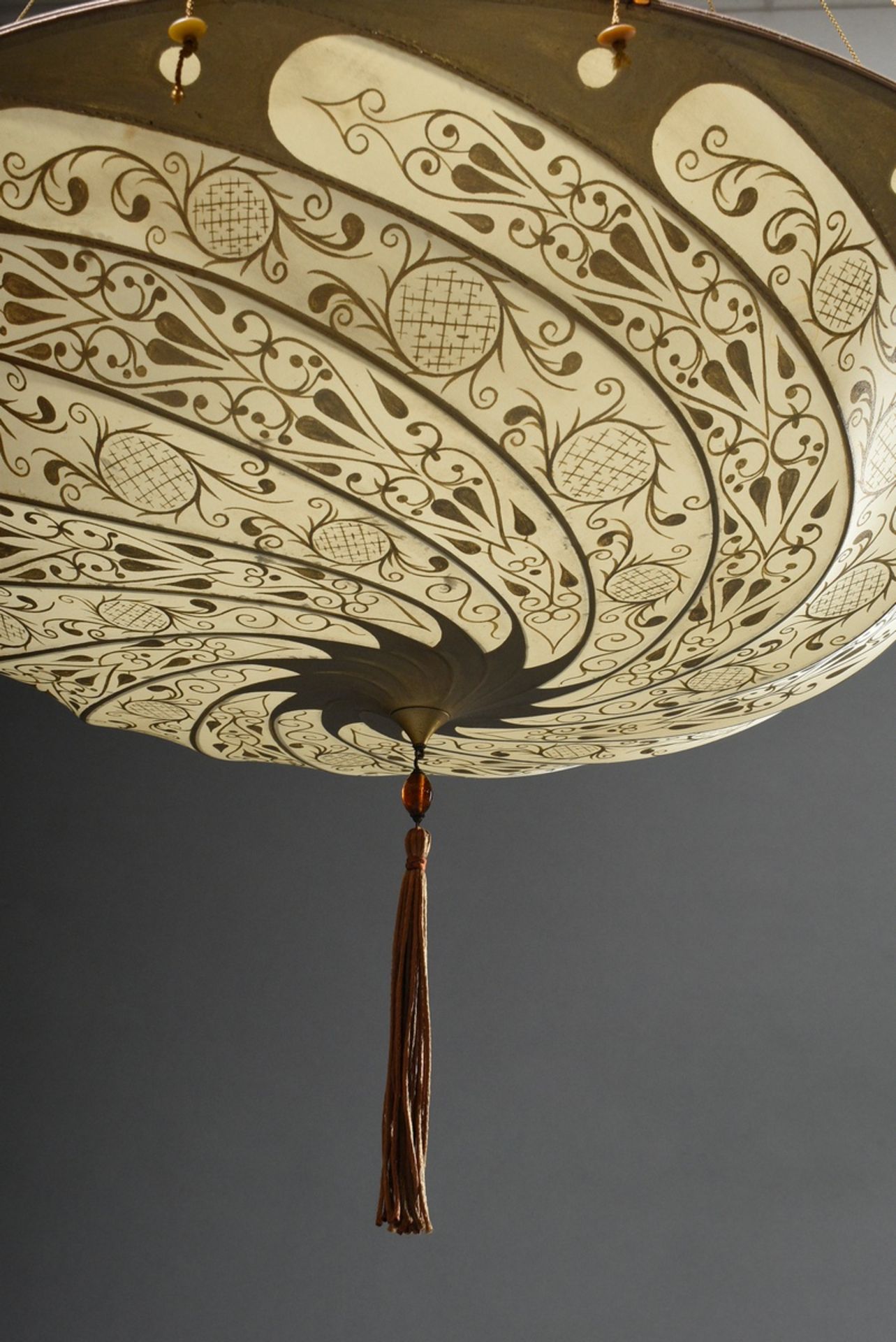 Fortuny "Scrudo Saraceno" Deckenlampe, Seide Gold bedruckt, aufgehängt an 14 Kordeln, Venedig 20.Jh - Bild 2 aus 5