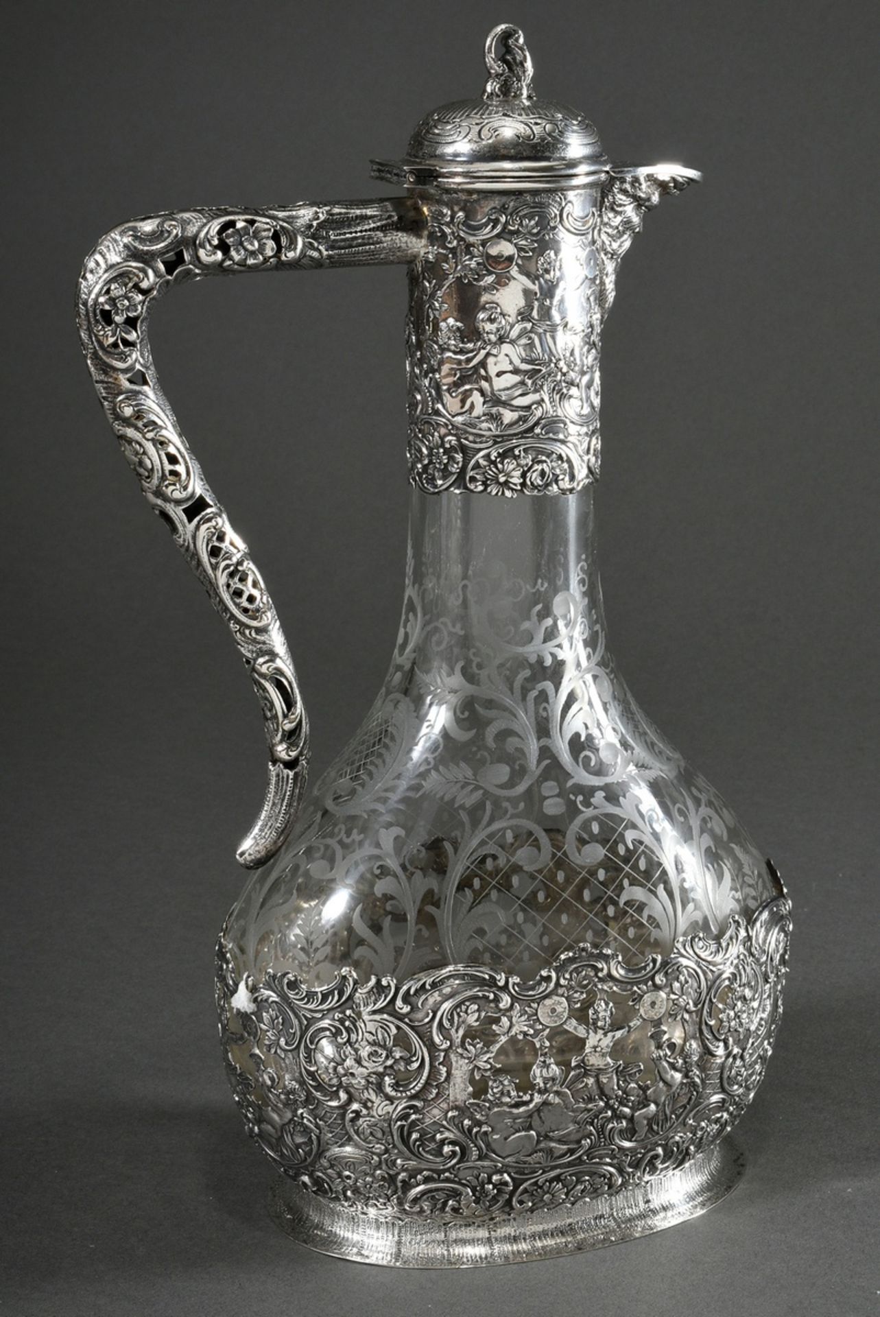 Prunk Schankkanne mit geschliffenem Glaskorpus sowie reich ornamentierter Silber 800 Montierung an  - Bild 2 aus 9