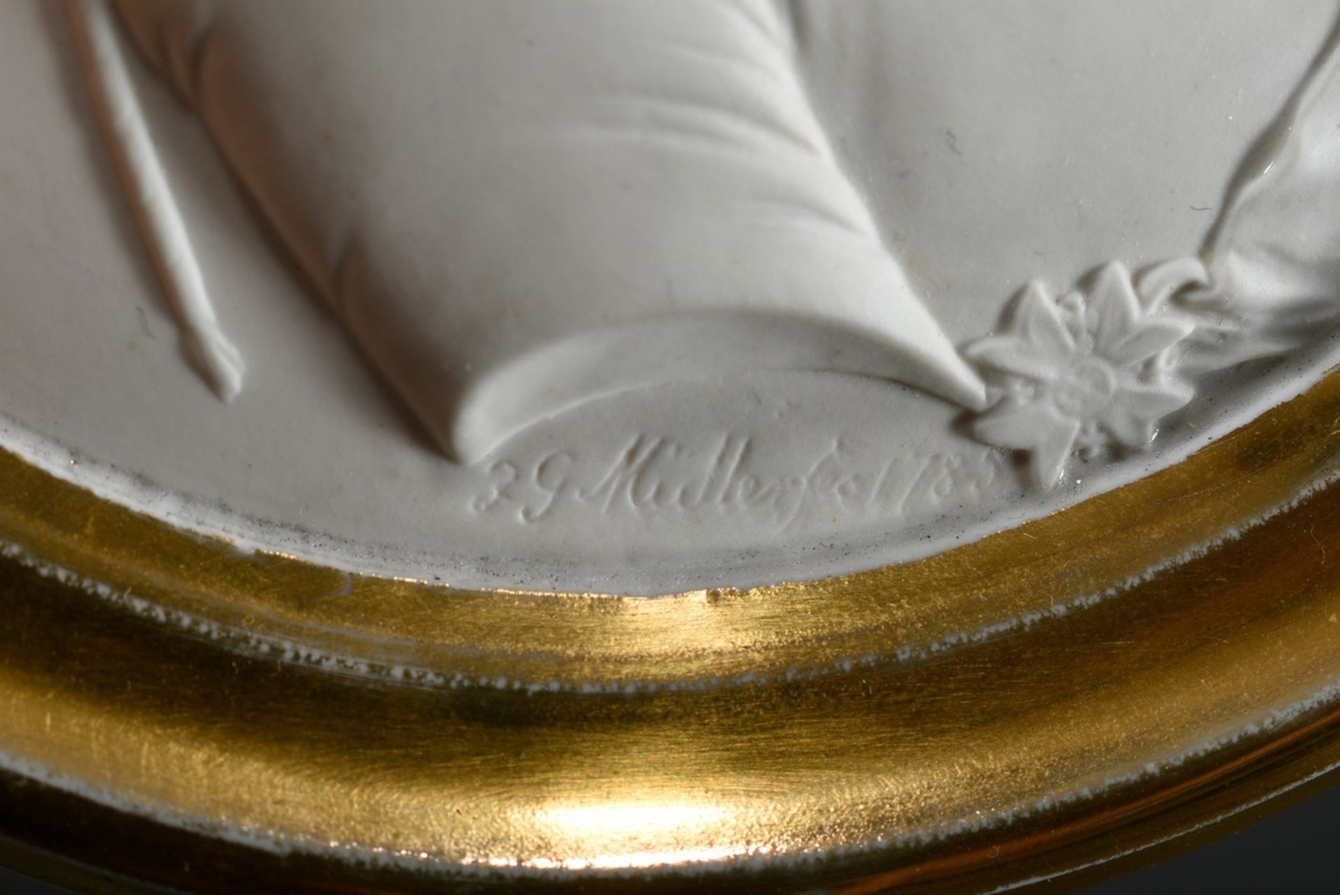 KPM Bisquit porcelain portrait medallion "Frederick the Great" in half relief with gilded profile f - Image 4 of 4