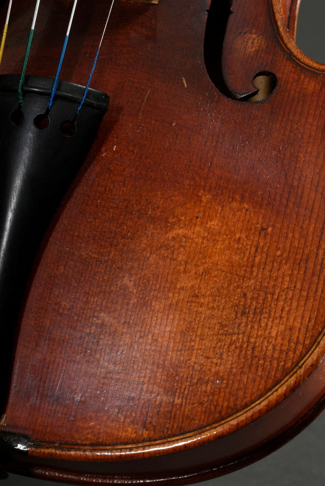 Saxon violin, facsimile label "Schuster & Co. Markneukirchen in Saxony 1925", split back, sound pos - Image 11 of 16