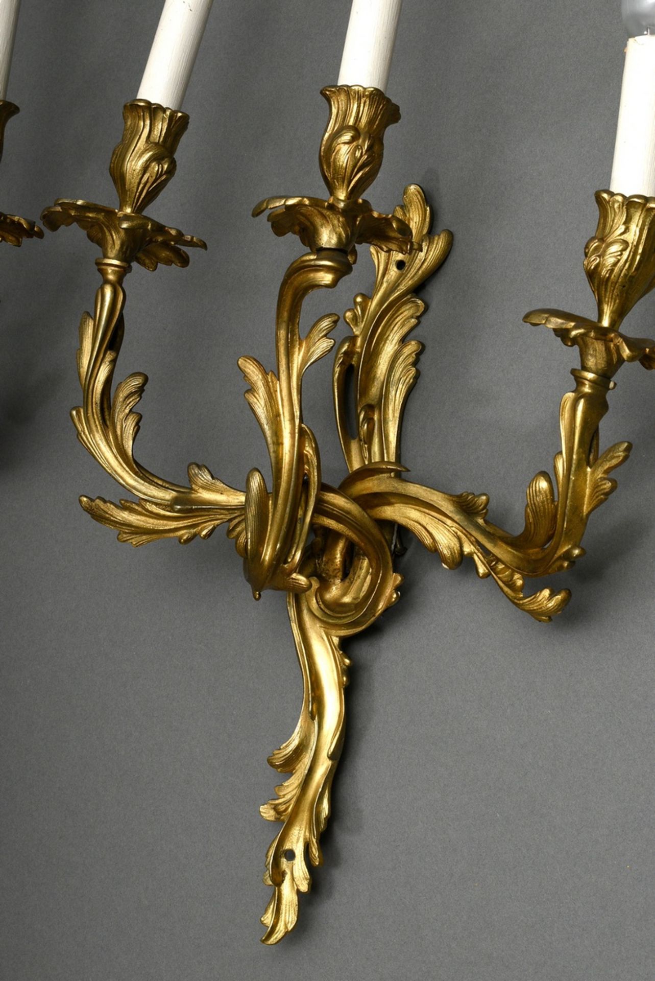 Paar dreiflammige Bronze Wandarme im Rokoko Stil, 19.Jh., elektrifiziert, 58x37cm - Bild 3 aus 4