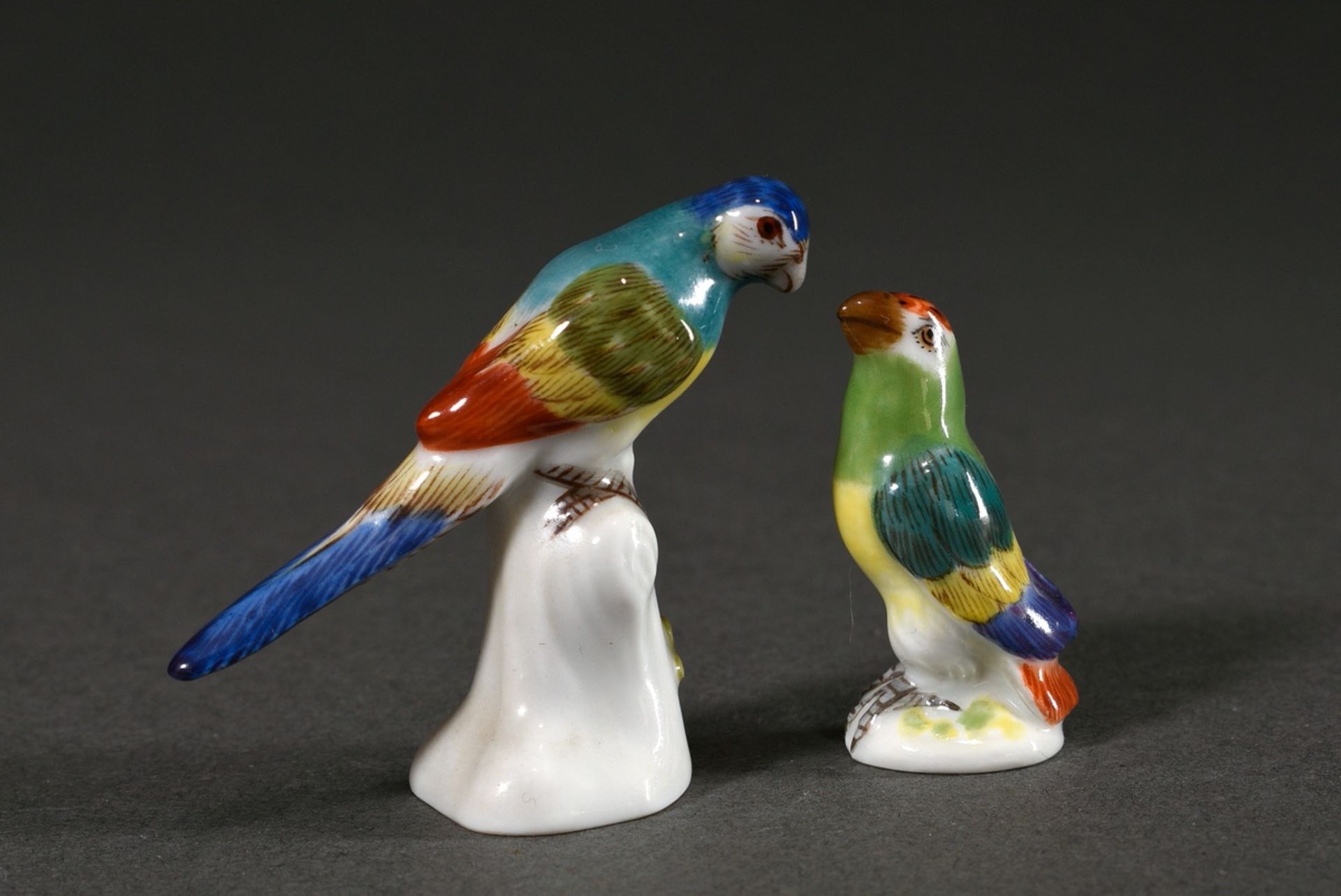 2 Various polychrome painted Meissen miniature figures "Parrot" (model no.: 029, h. 3,8cm) and "Can - Image 4 of 5