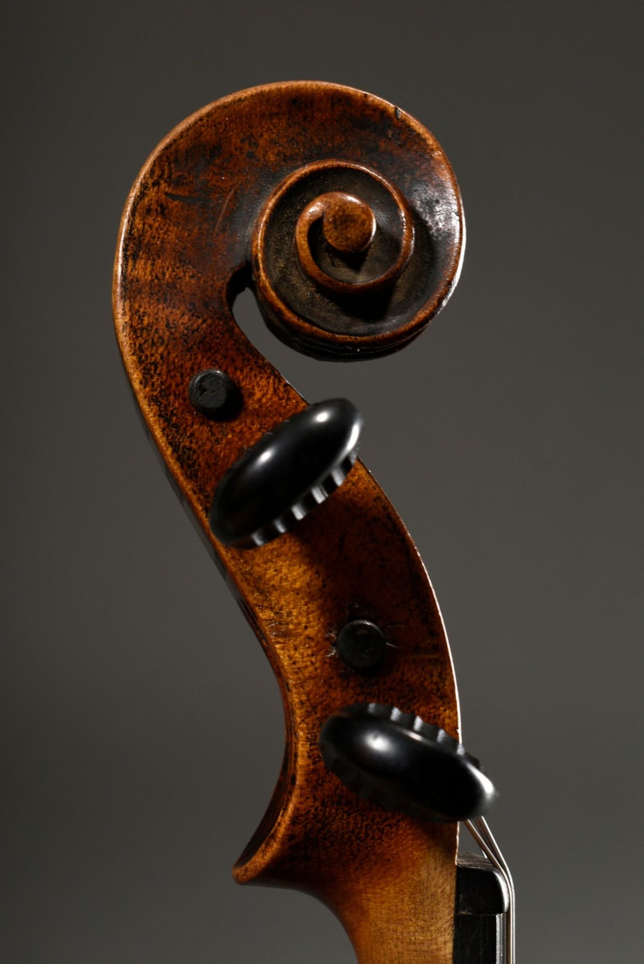 Saxon violin for the English and American market, around 1900, facsimile label inside "Antonius Str - Image 8 of 17