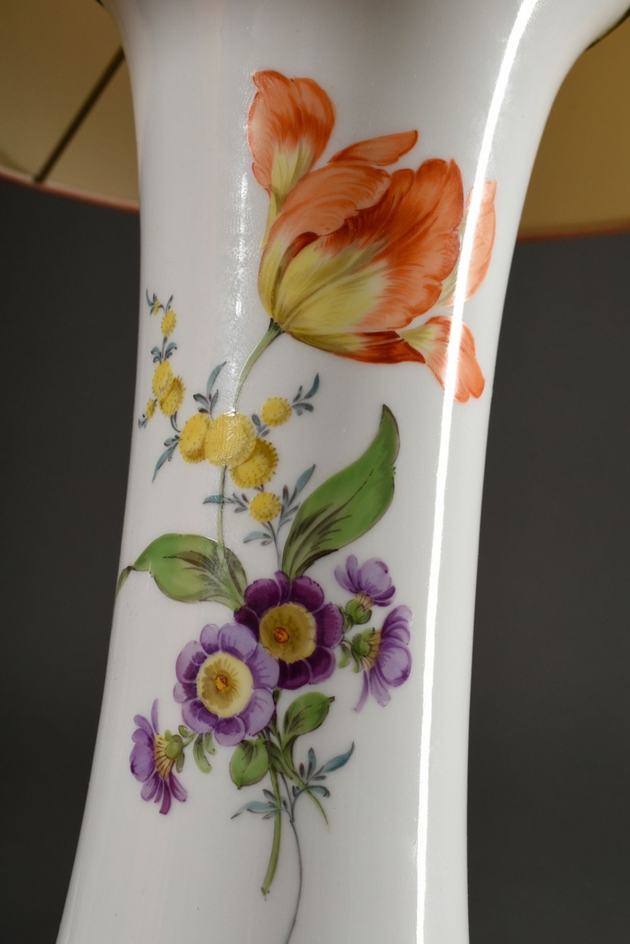 Meissen Lampe mit polychromer Malerei „Deutsche Blume“, Modellnr.: 480, Formernr.: 28, Malernr.: 46 - Bild 2 aus 4