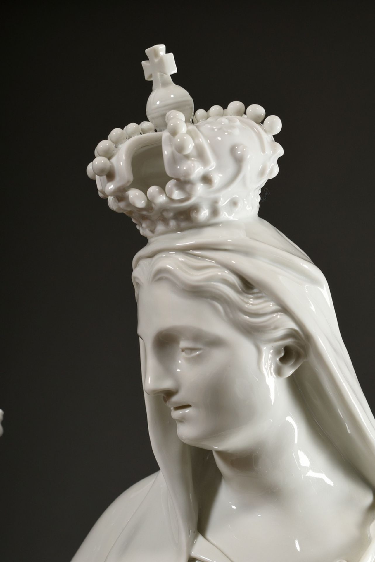 Large Meissen white porcelain figure "Madonna with the Child on the Globe", designed by Johann Gott - Image 4 of 11