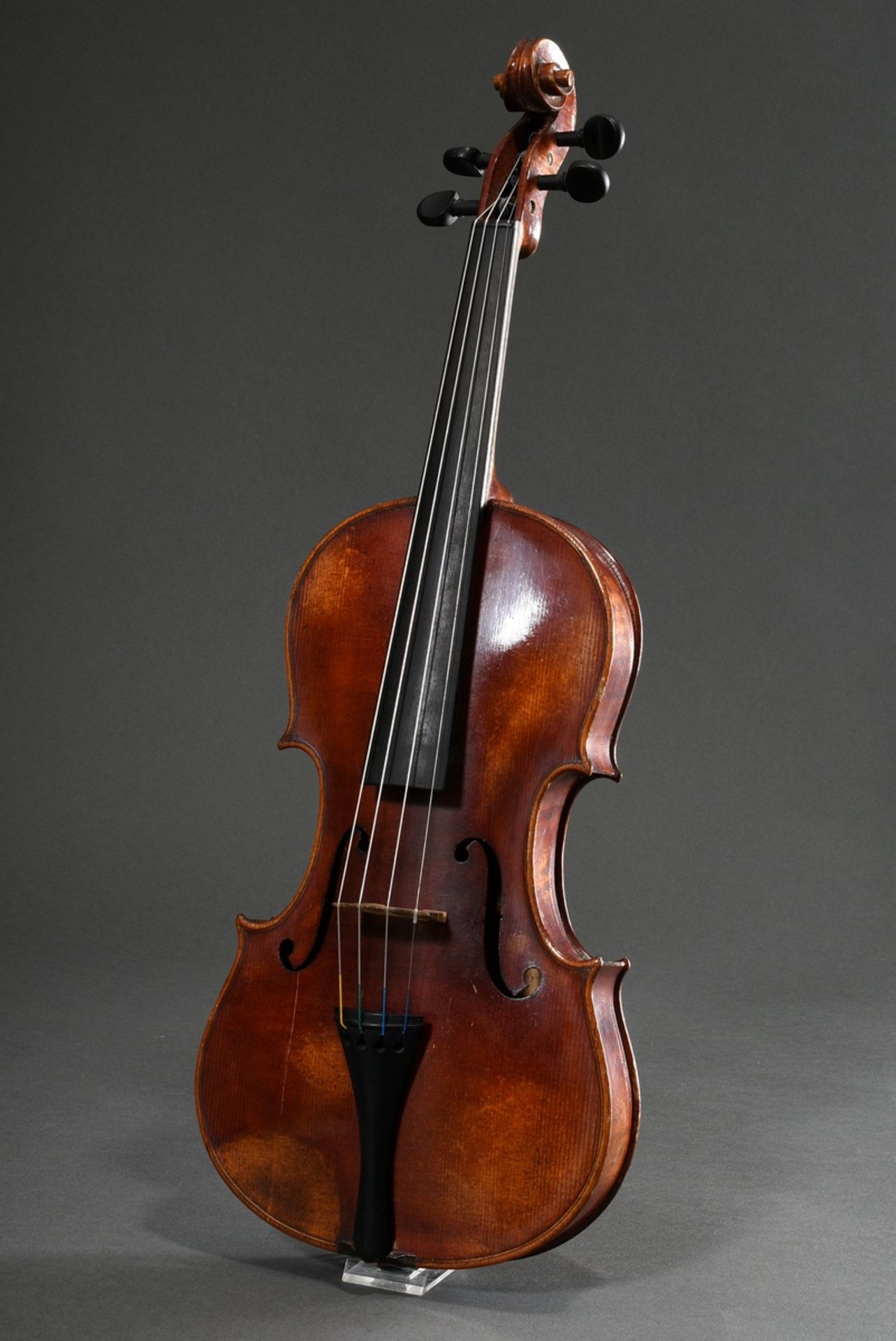 Saxon violin, facsimile label "Schuster & Co. Markneukirchen in Saxony 1925", split back, sound pos - Image 4 of 16