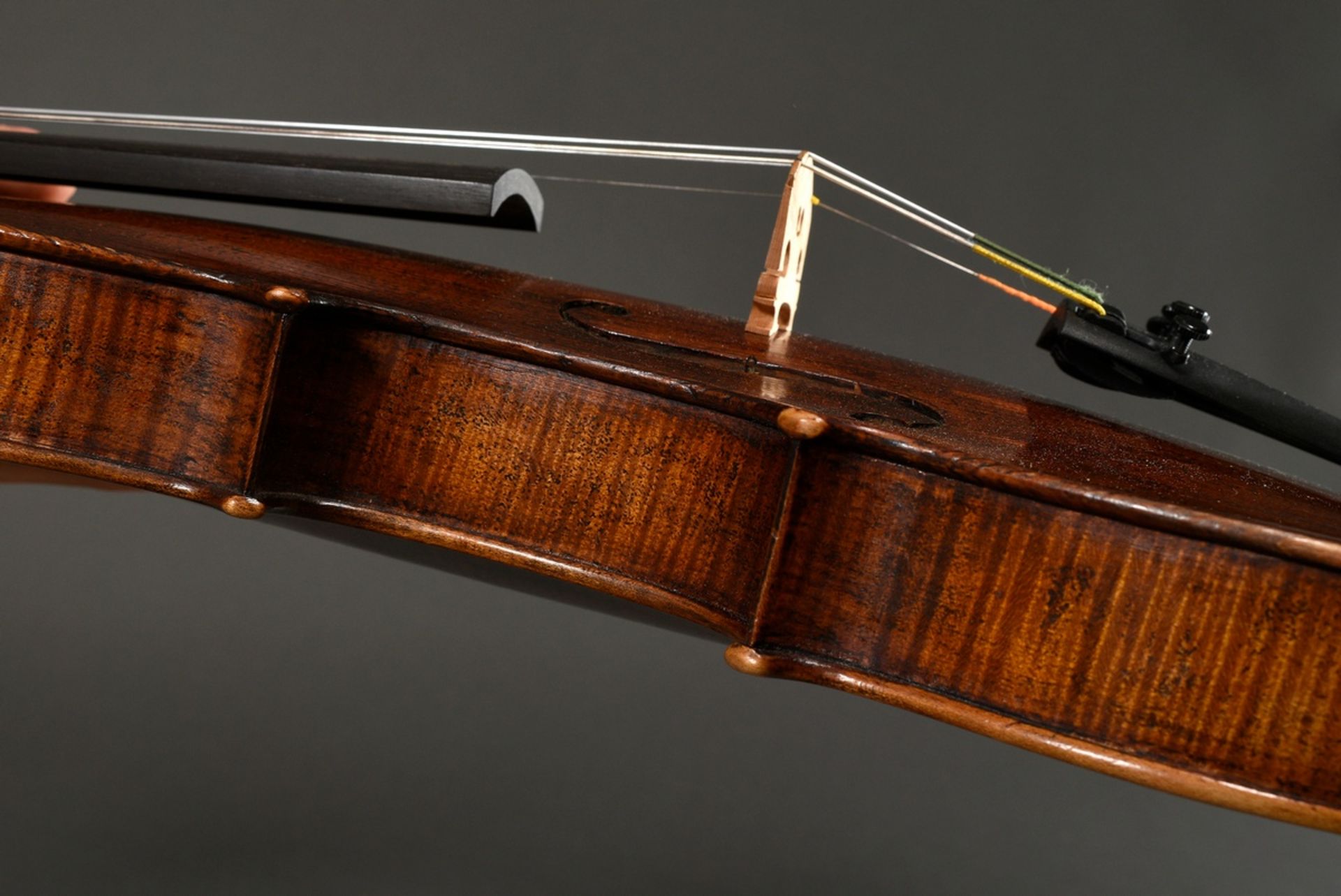 Saxon violin for the English and American market, around 1900, facsimile label inside "Antonius Str - Image 7 of 17