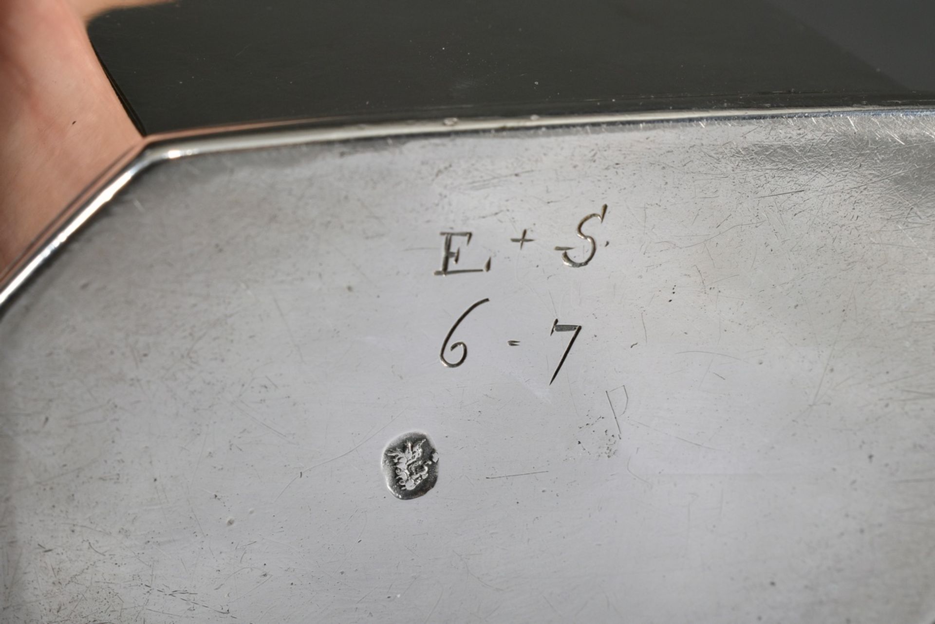 Antique tea caddy with sliding lid on octagonal corpus, hardly legible hallmarked, MZ: Thomas Ash ( - Image 7 of 7